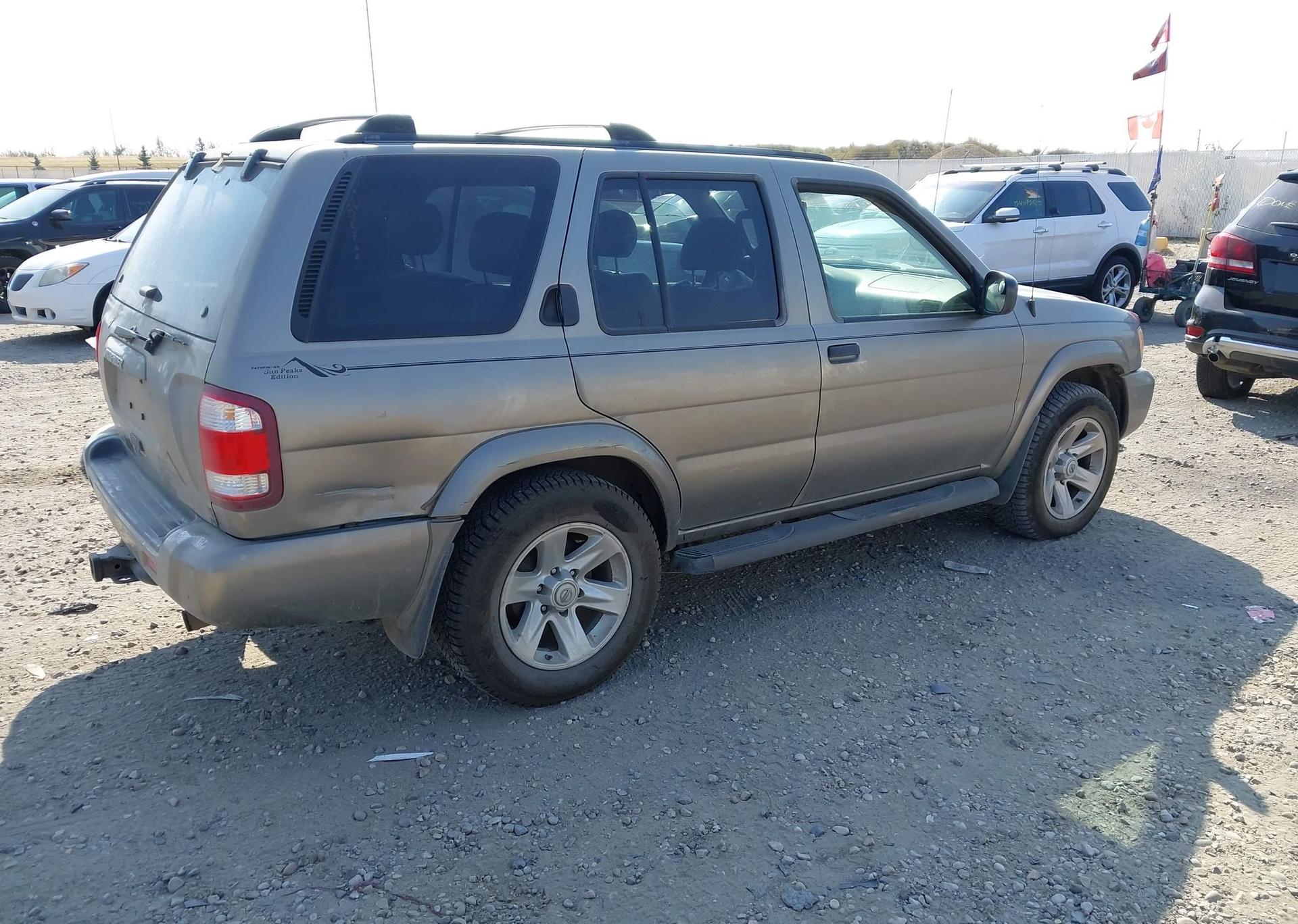 2004 NISSAN PATHFINDER SE