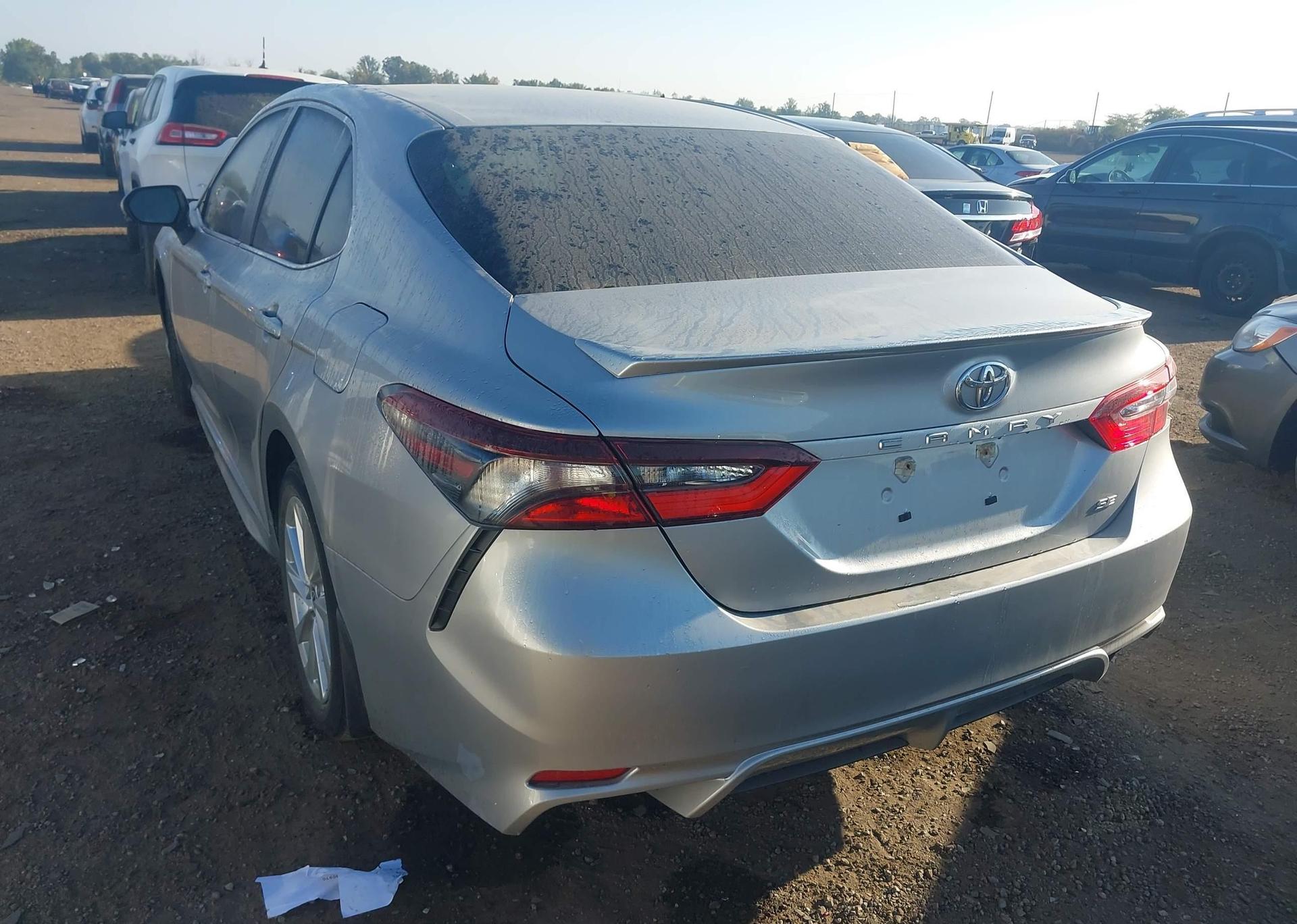 2021 TOYOTA CAMRY SE