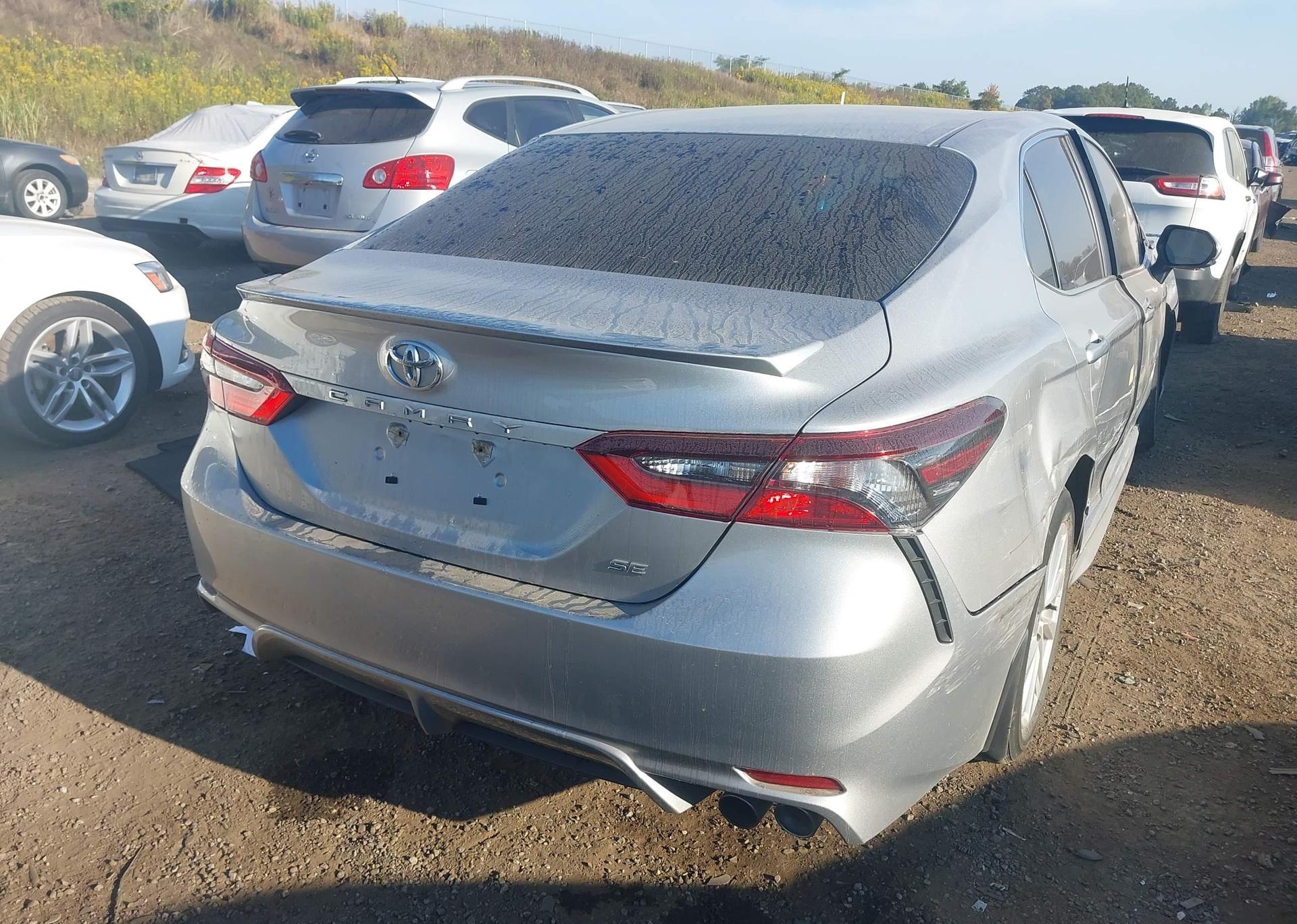 2021 TOYOTA CAMRY SE