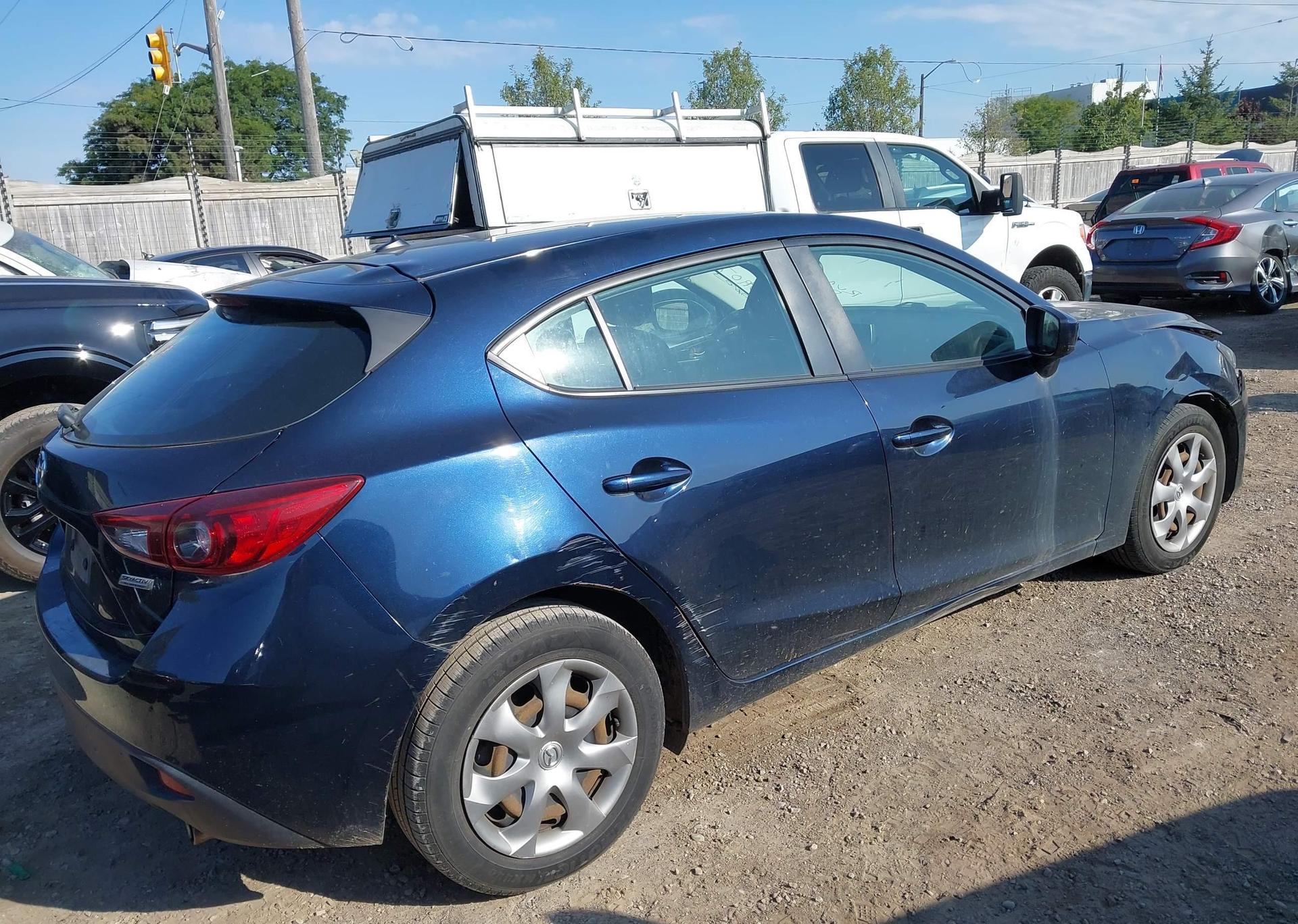 2015 MAZDA MAZDA3