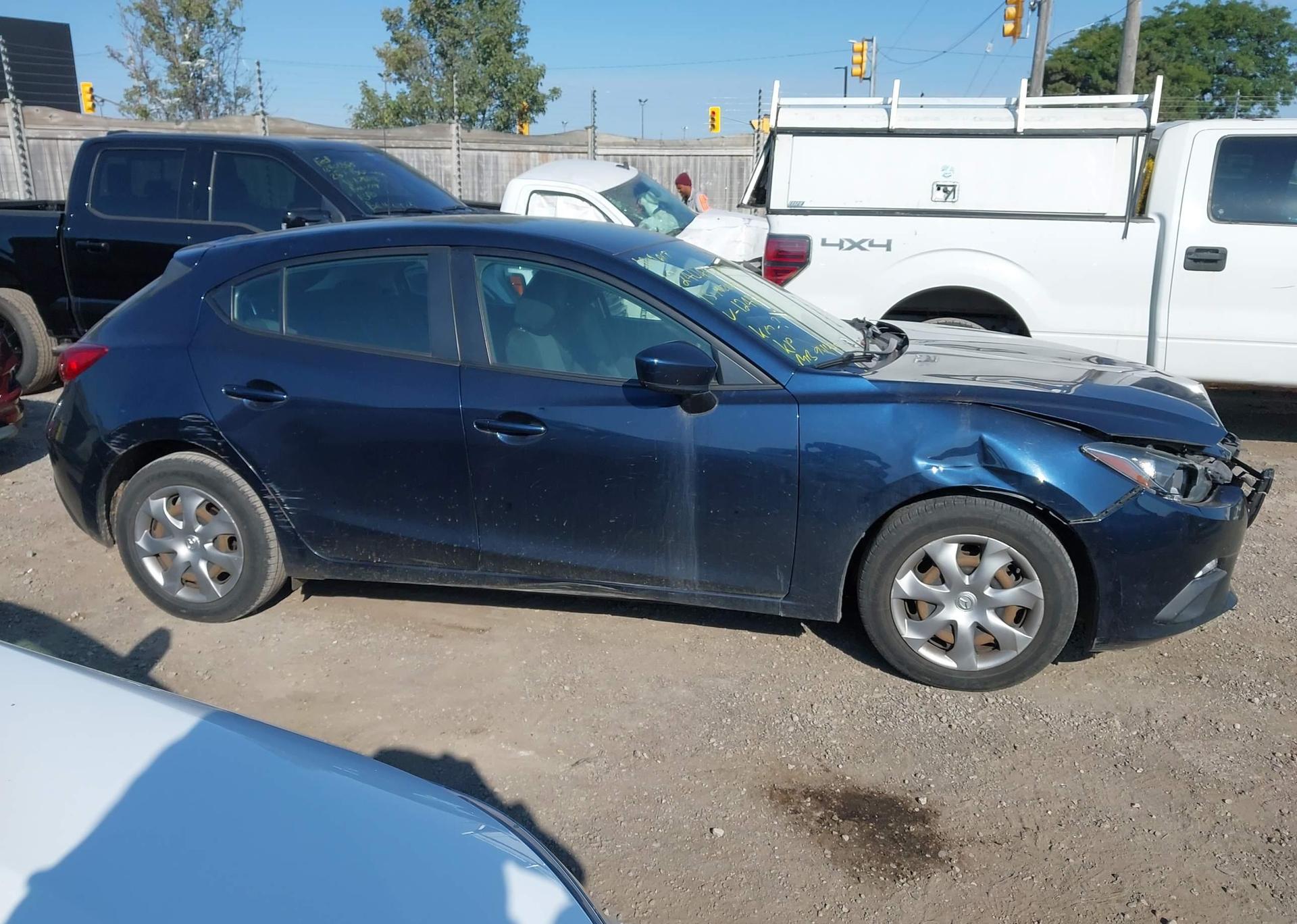 2015 MAZDA MAZDA3