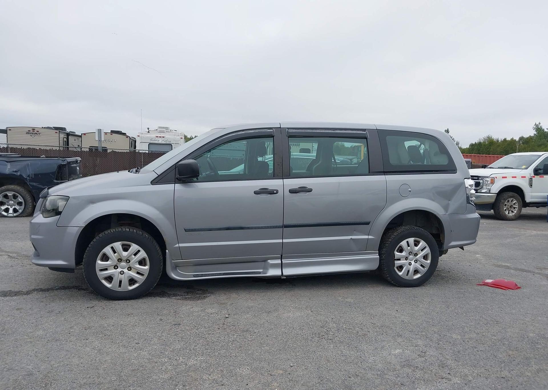 2014 DODGE GRAND CARAVAN SE