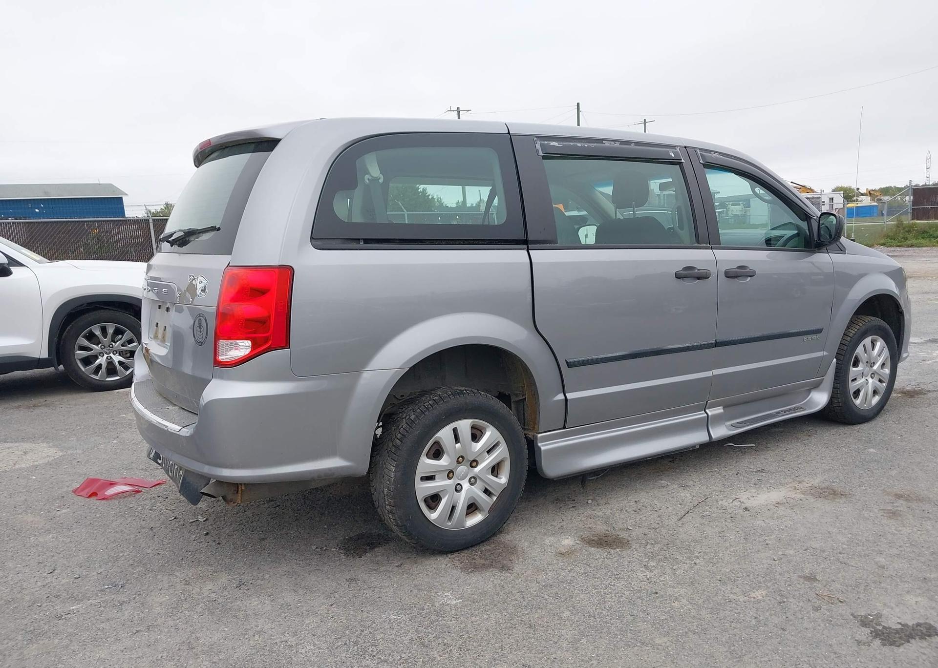 2014 DODGE GRAND CARAVAN SE