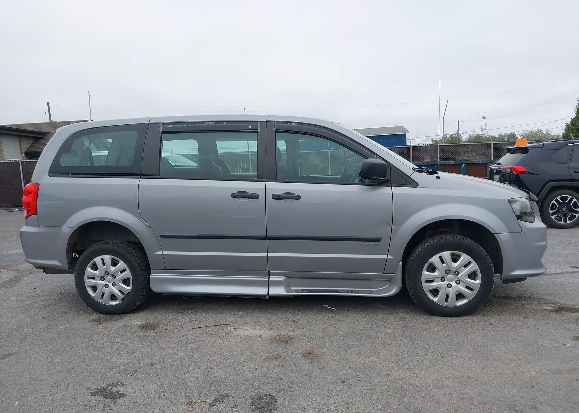 2014 DODGE GRAND CARAVAN SE