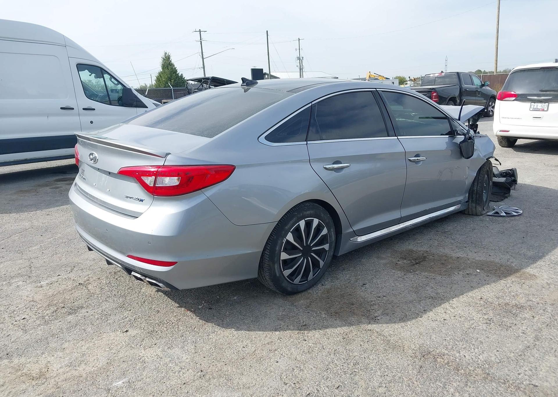 2015 HYUNDAI SONATA