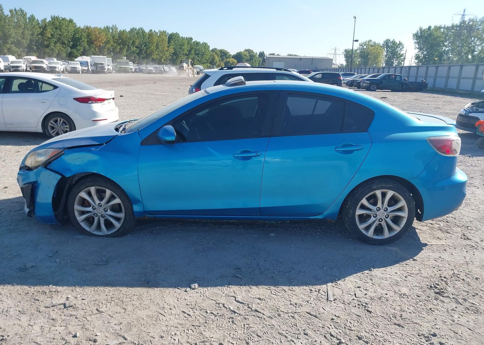 2011 MAZDA 3 S