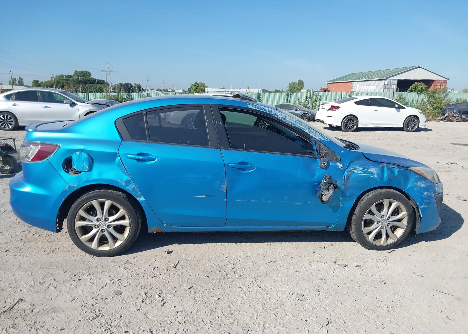 2011 MAZDA 3 S