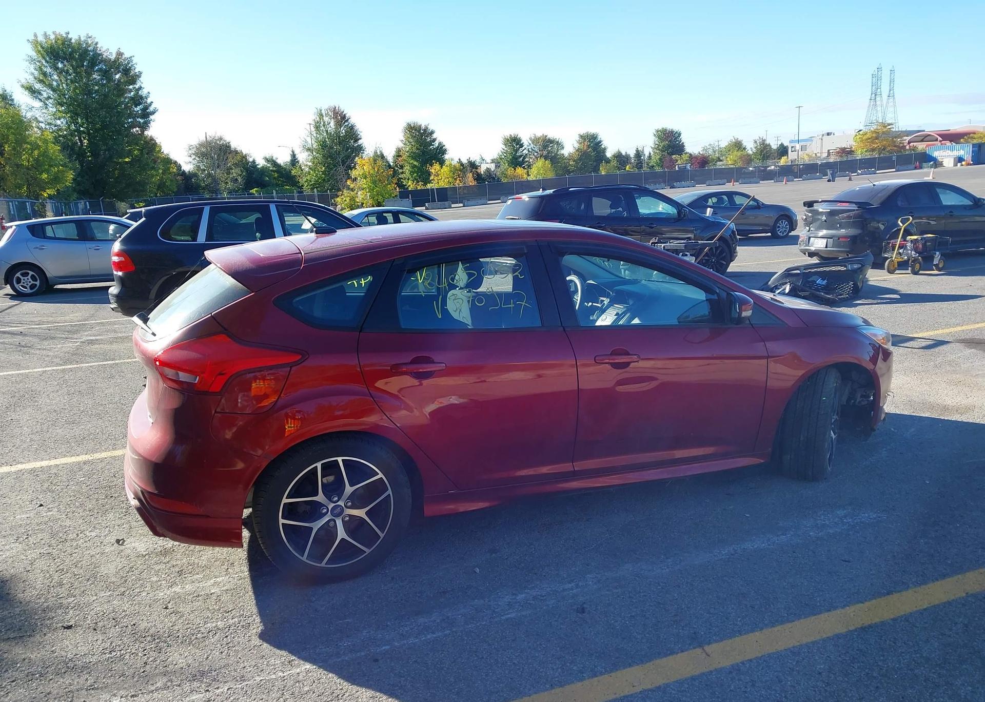 2015 FORD FOCUS SE