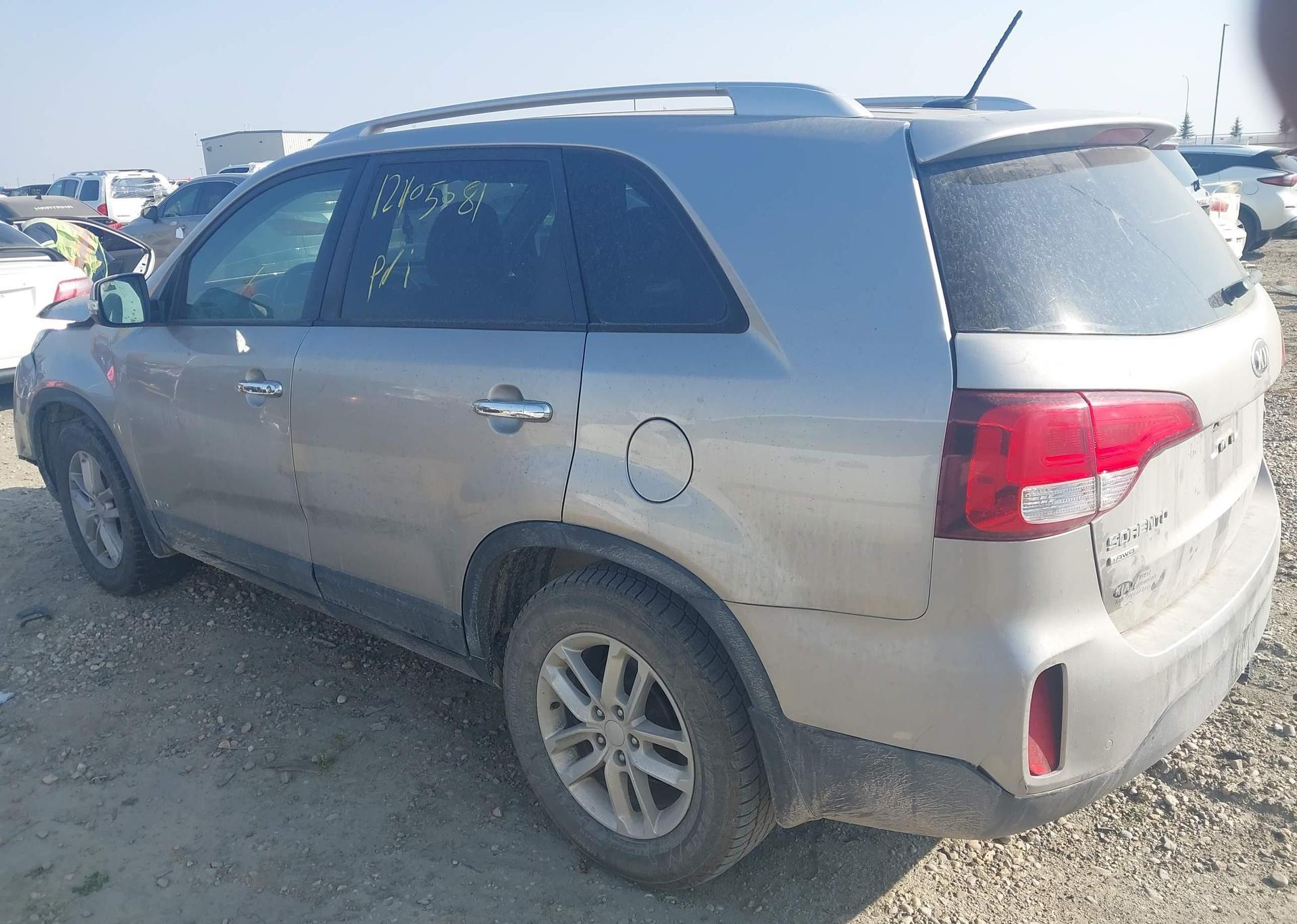 2015 KIA SORENTO LX