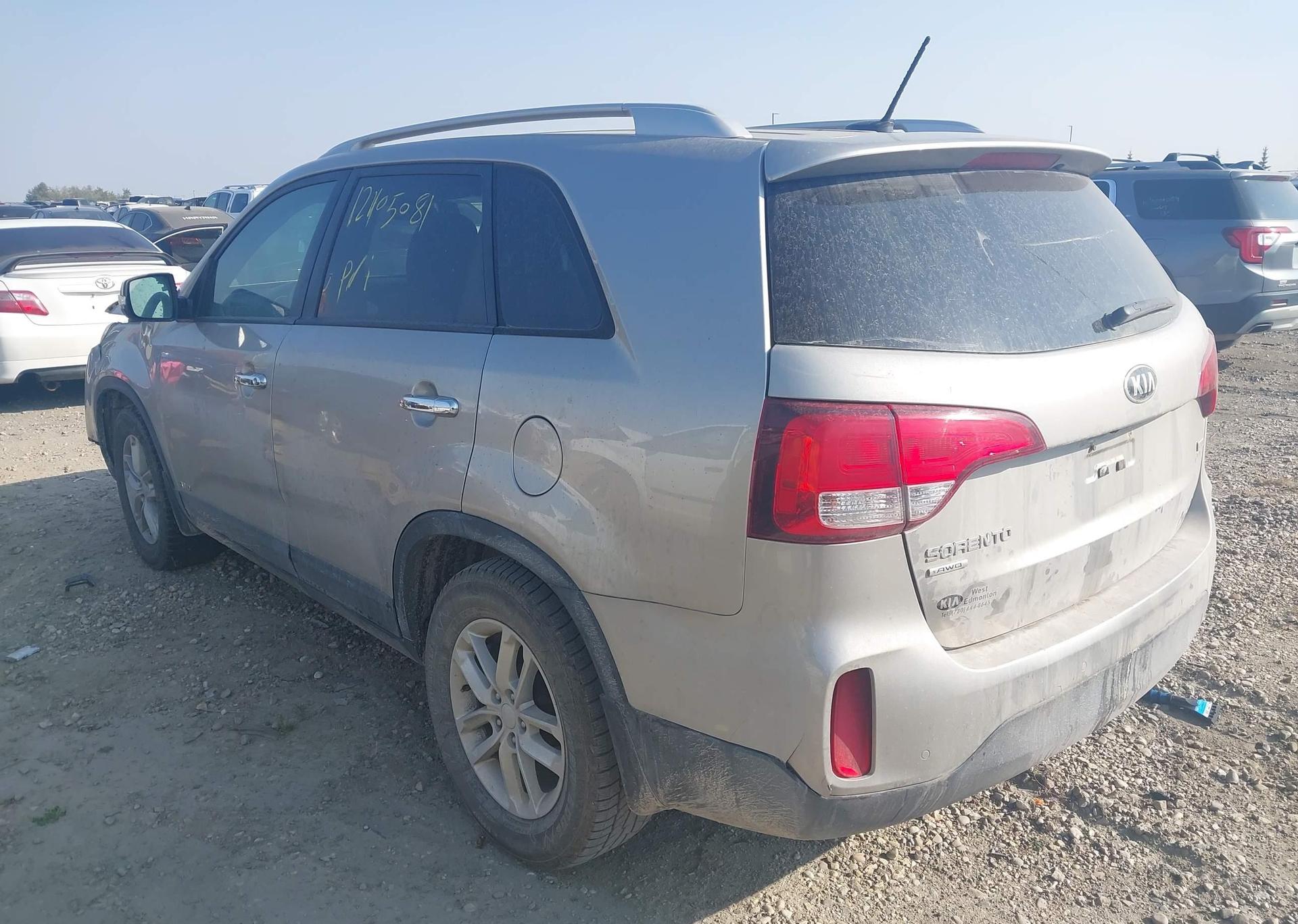 2015 KIA SORENTO LX