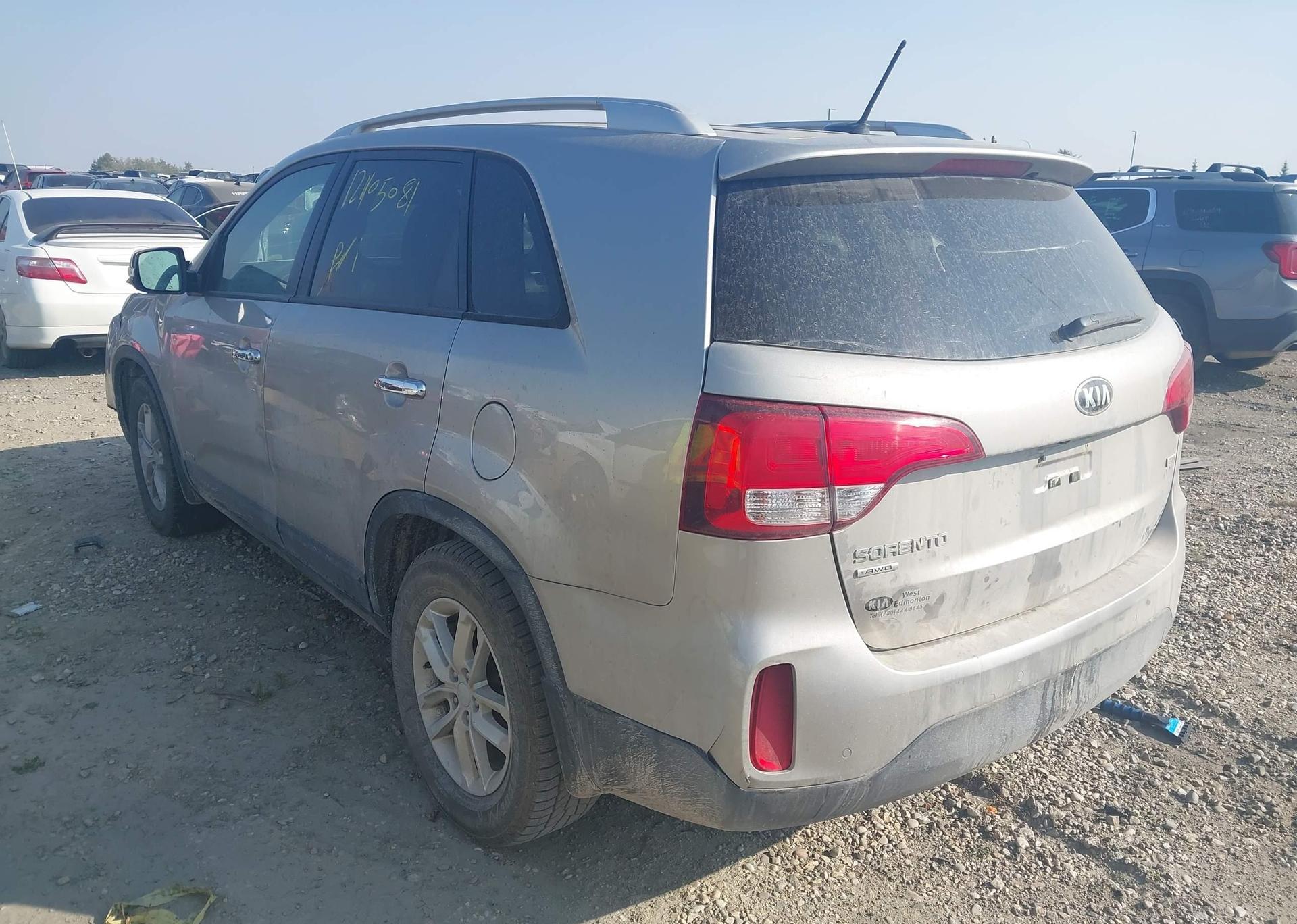 2015 KIA SORENTO LX