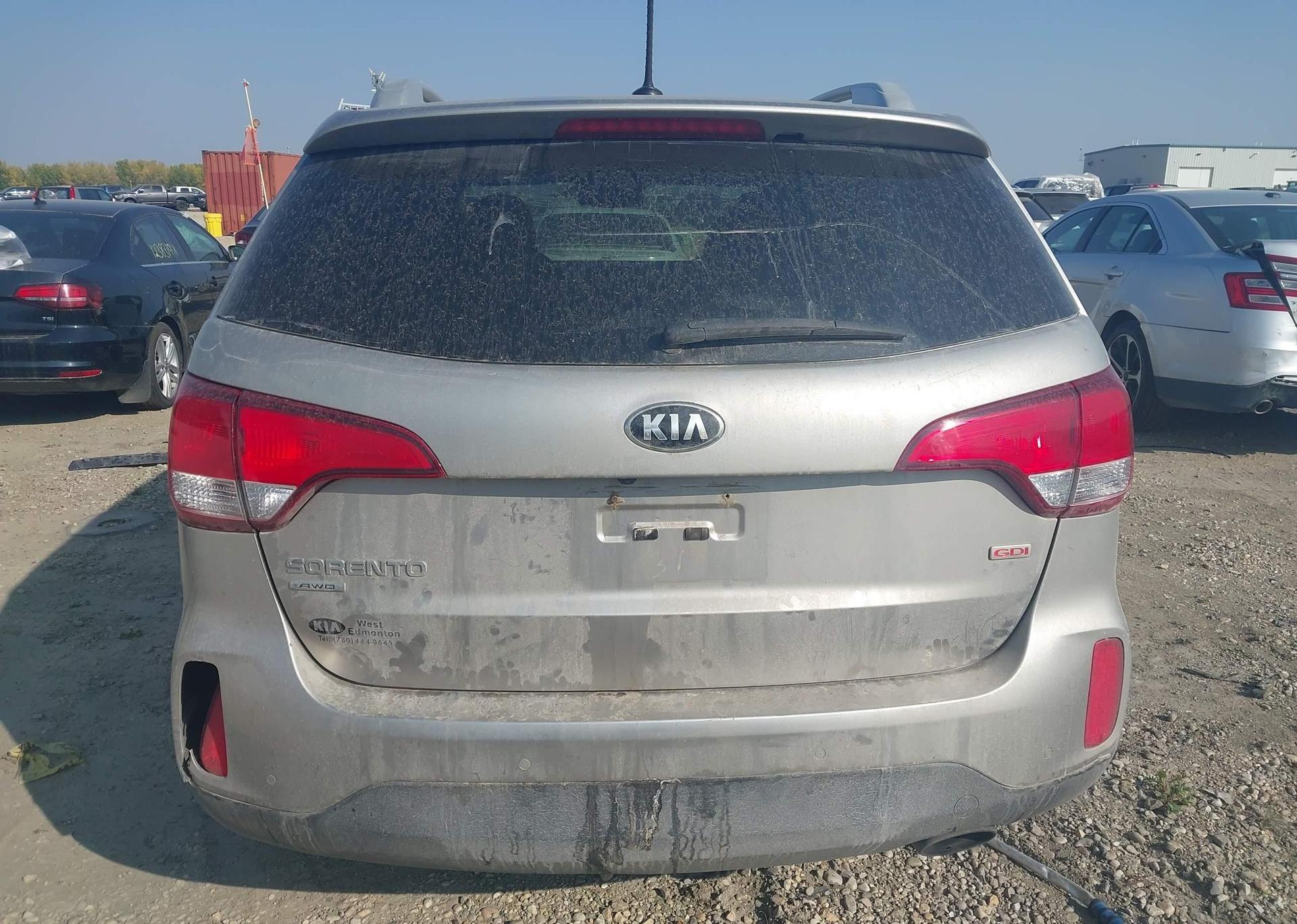 2015 KIA SORENTO LX