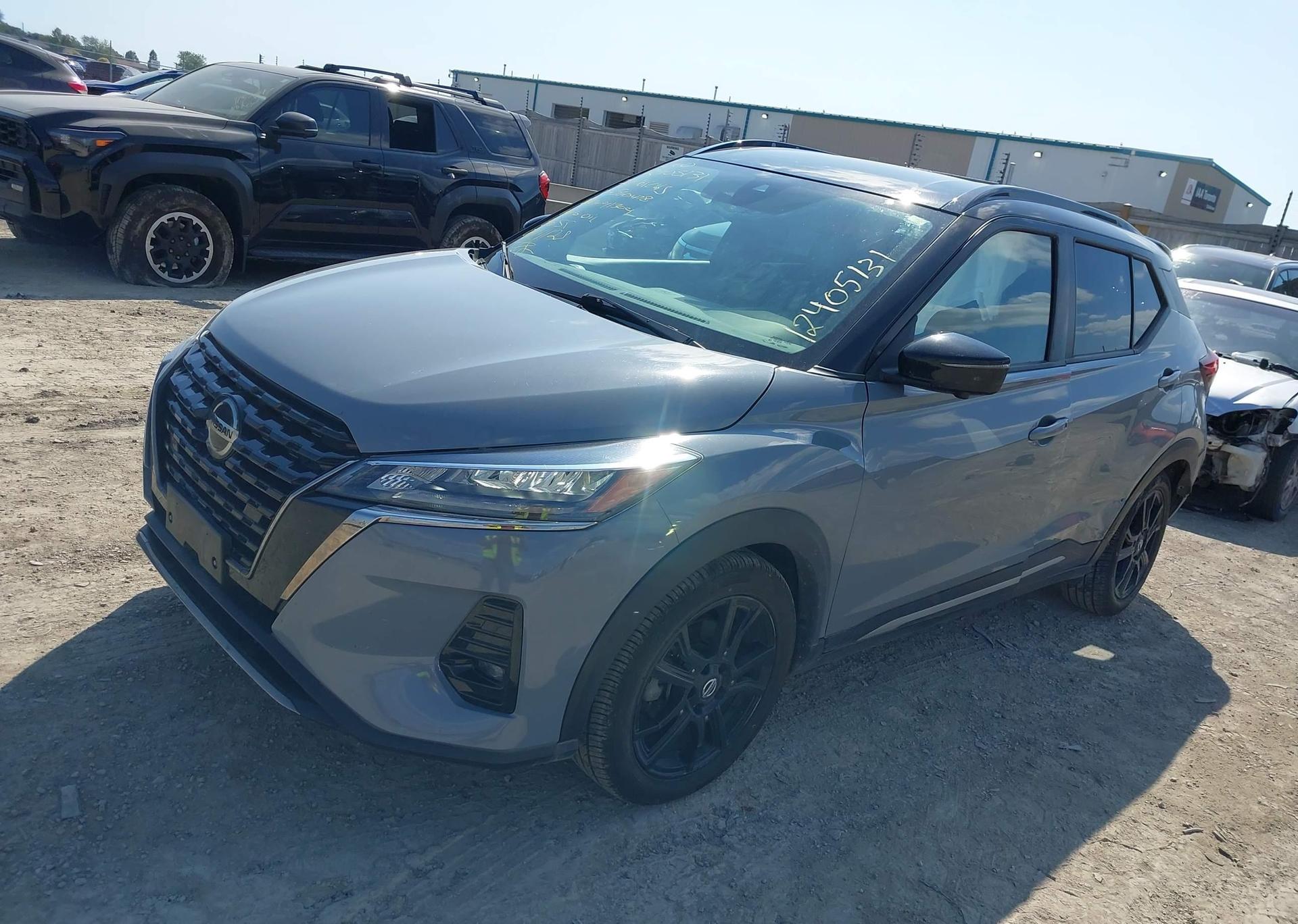 2021 NISSAN KICKS SR