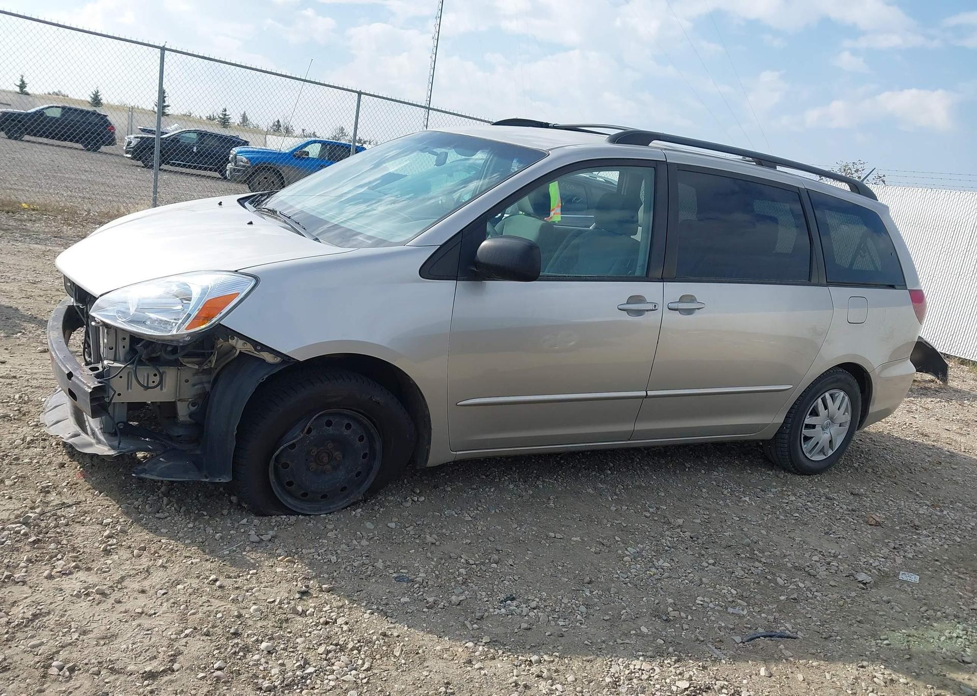 2005 TOYOTA SIENNA CE