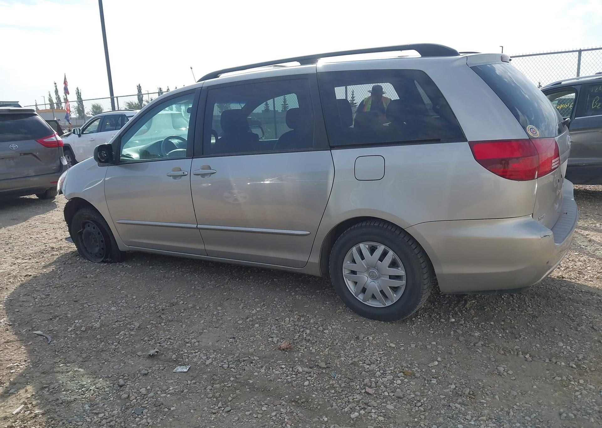 2005 TOYOTA SIENNA CE