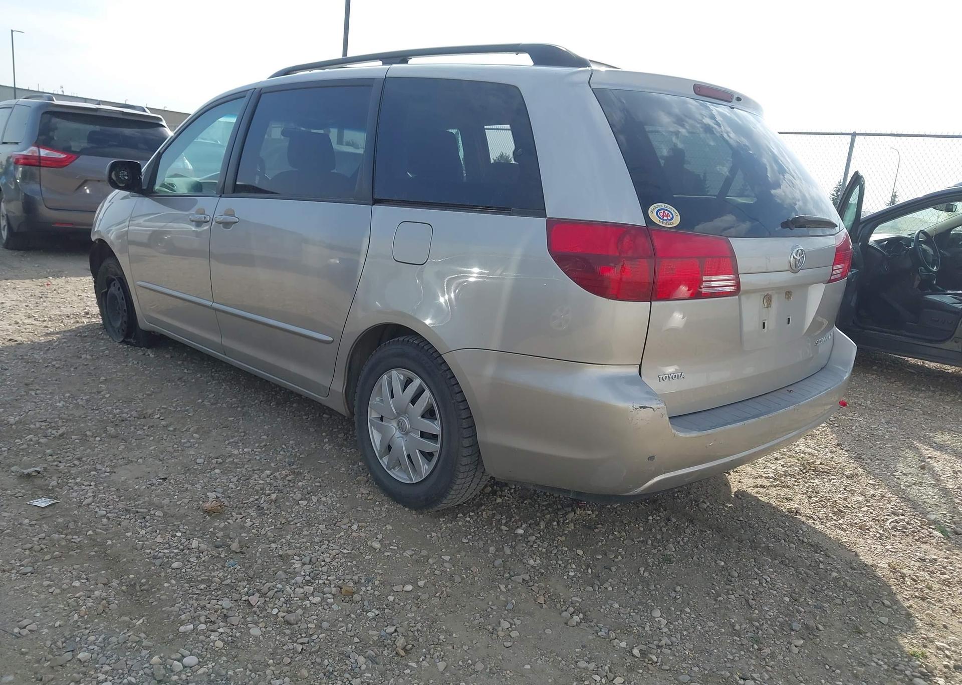 2005 TOYOTA SIENNA CE