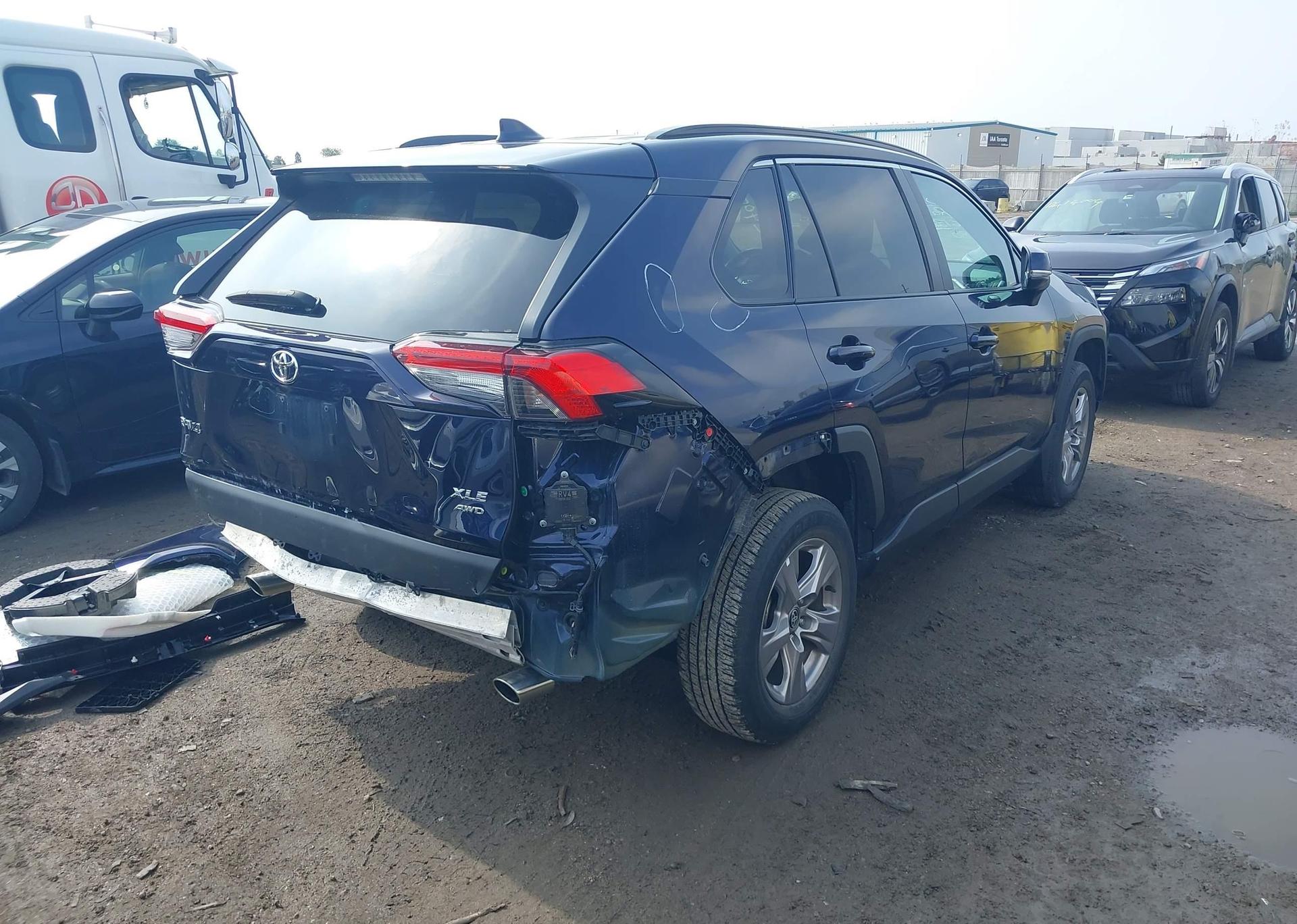 2022 TOYOTA RAV4 XLE