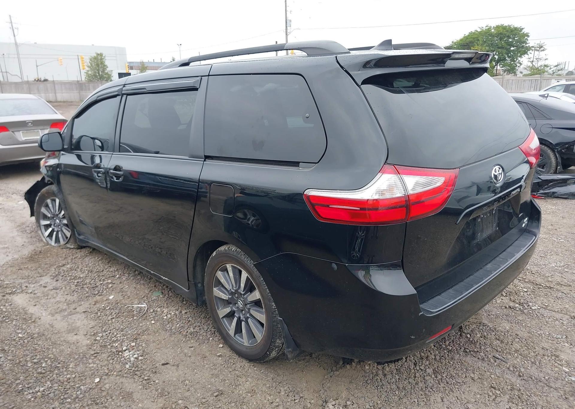 2018 TOYOTA SIENNA