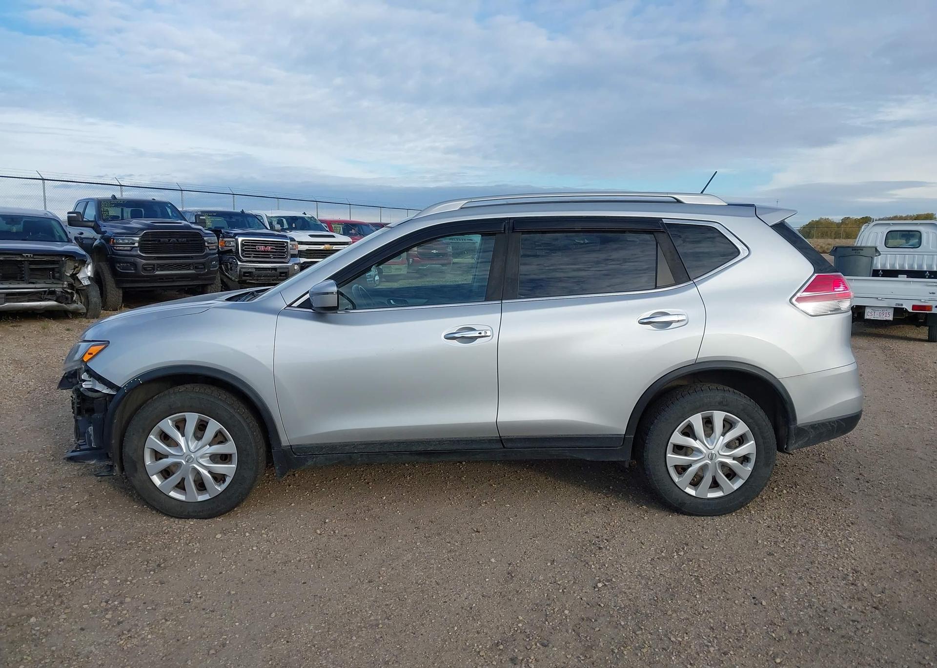 2016 NISSAN ROGUE S