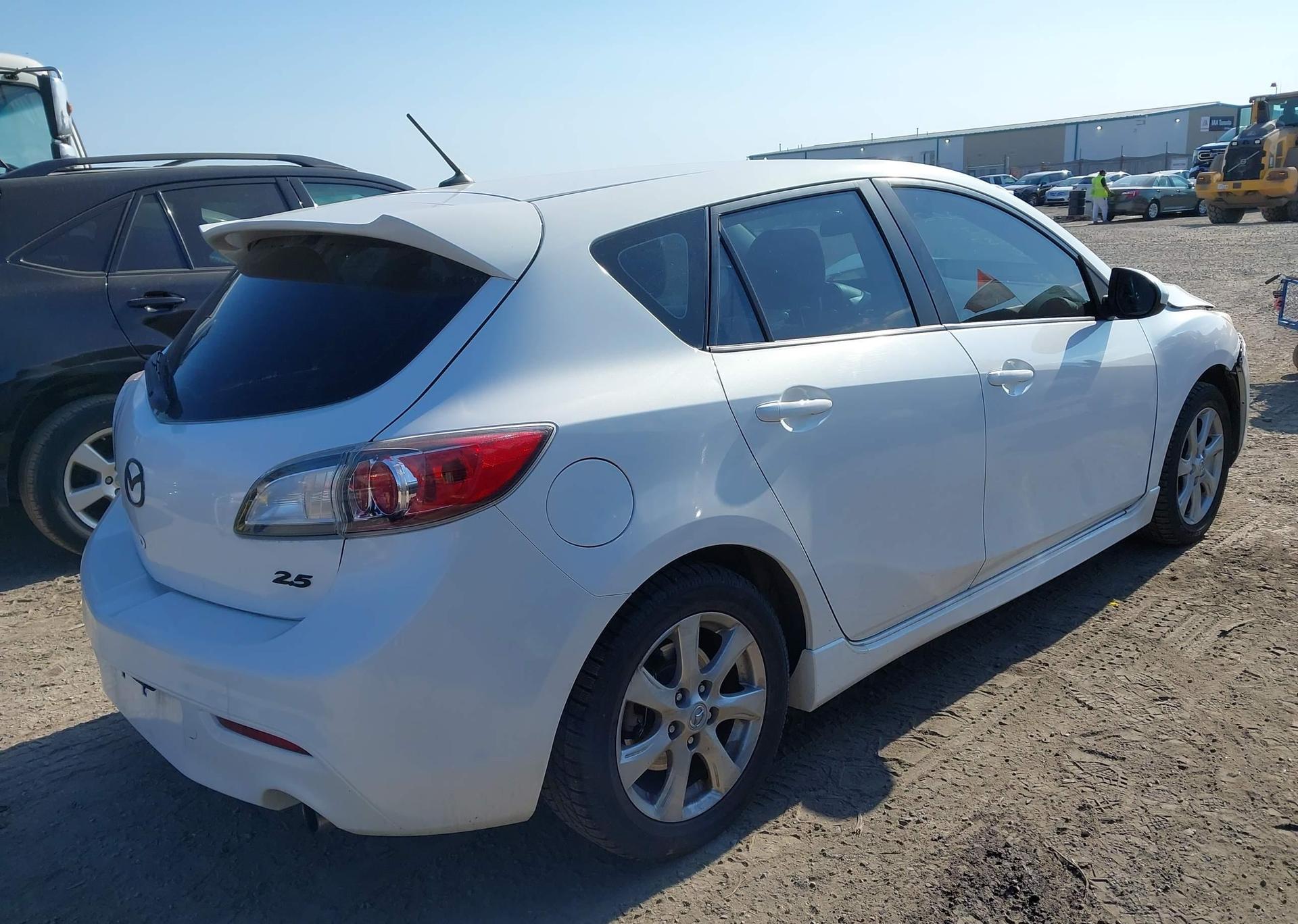 2011 MAZDA MAZDA3 GS