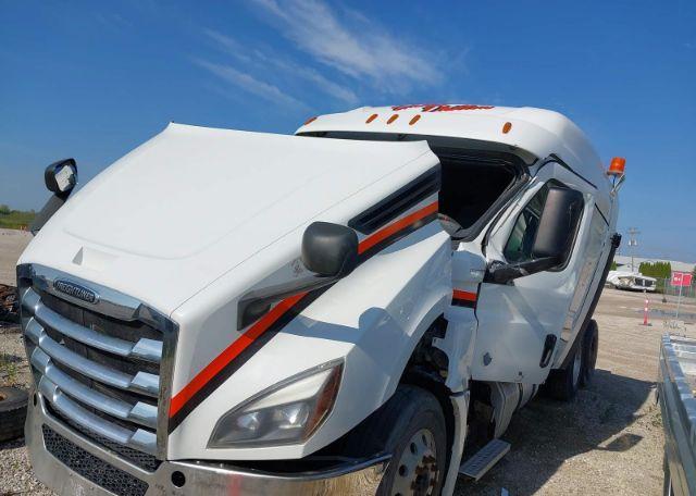 2020 FREIGHTLINER CASCADIA