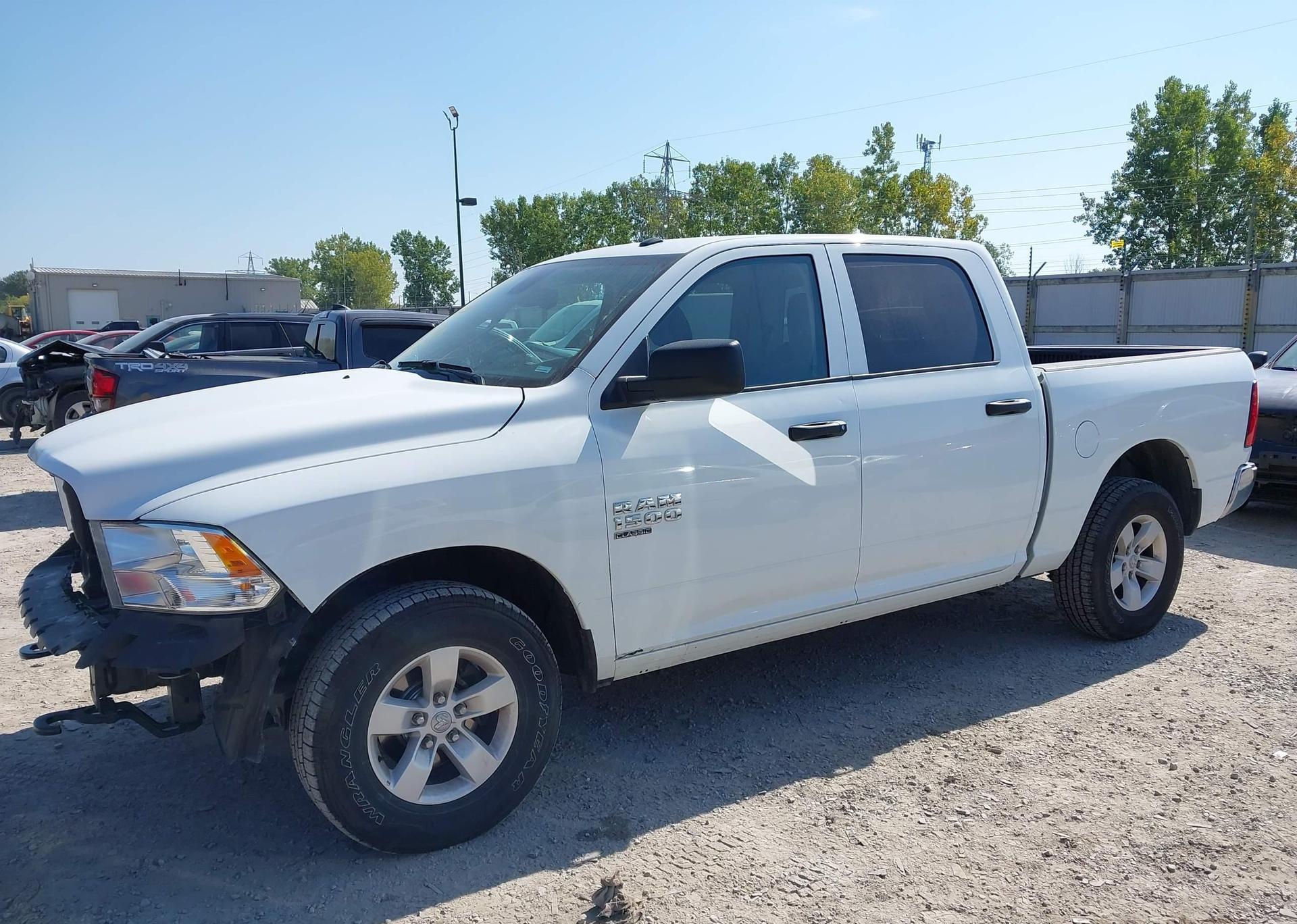 2023 RAM 1500 CLASSIC SLT