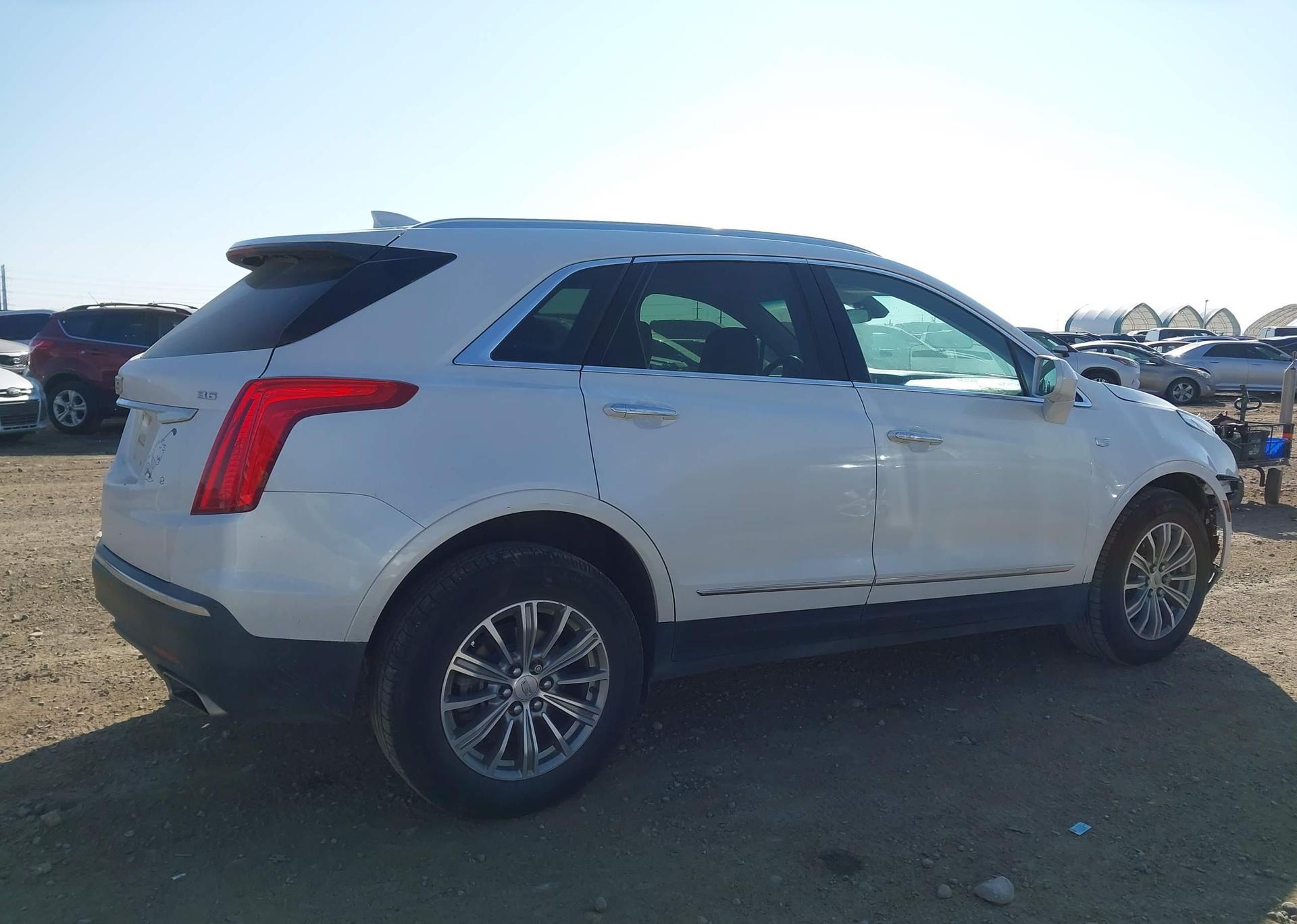 2017 CADILLAC XT5 LUXURY