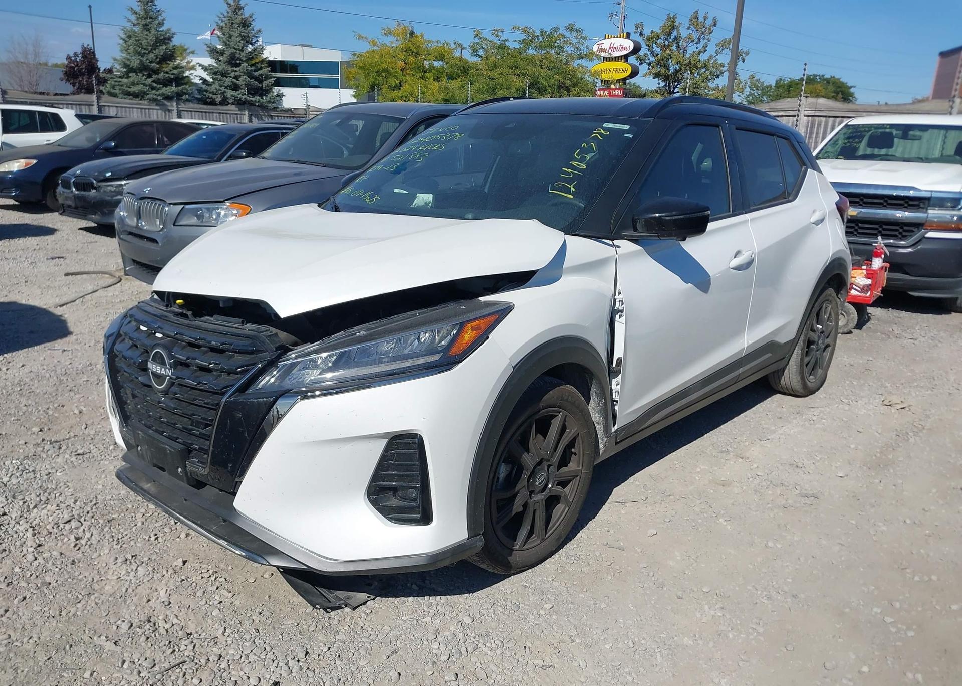 2024 NISSAN KICKS