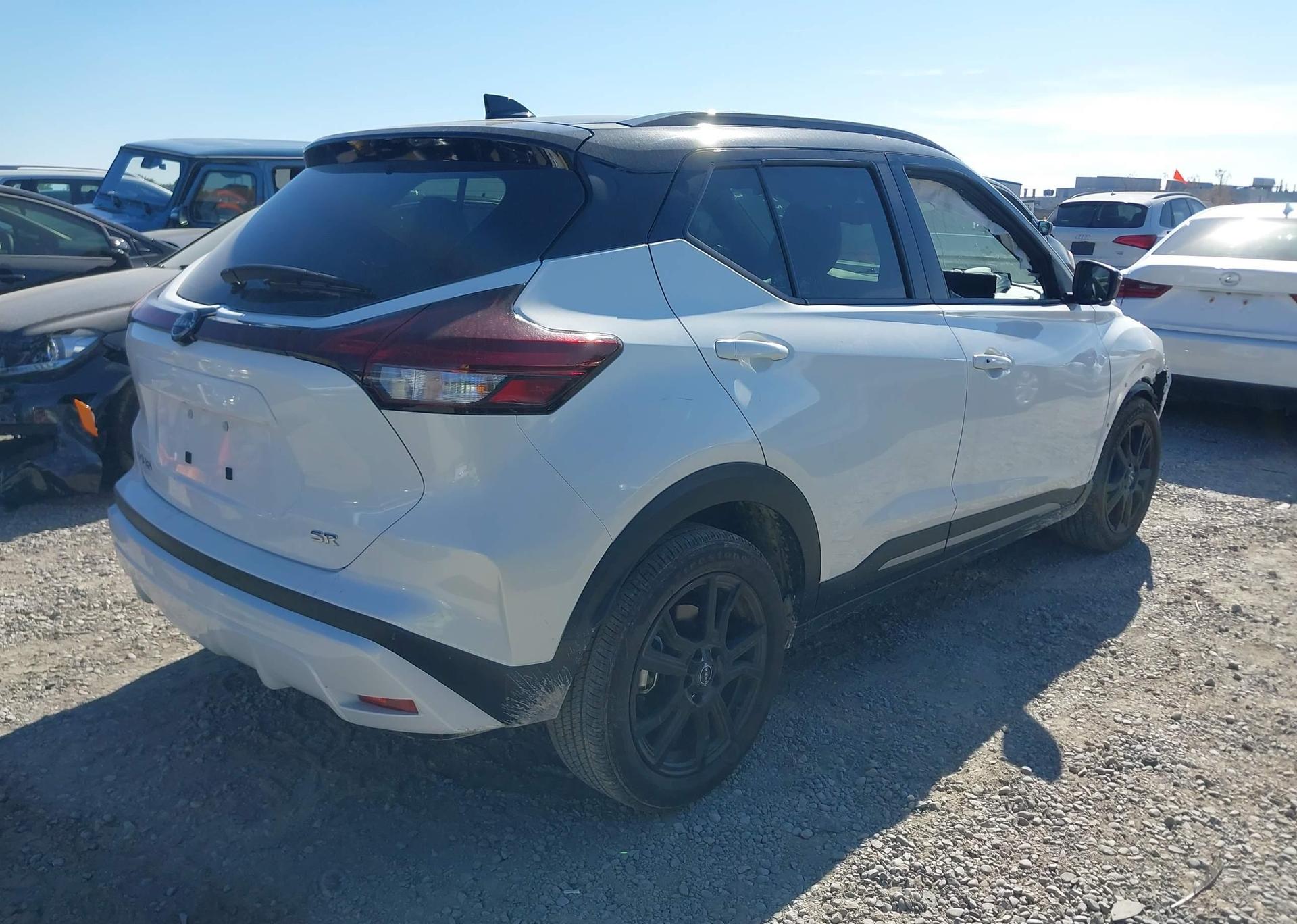 2024 NISSAN KICKS