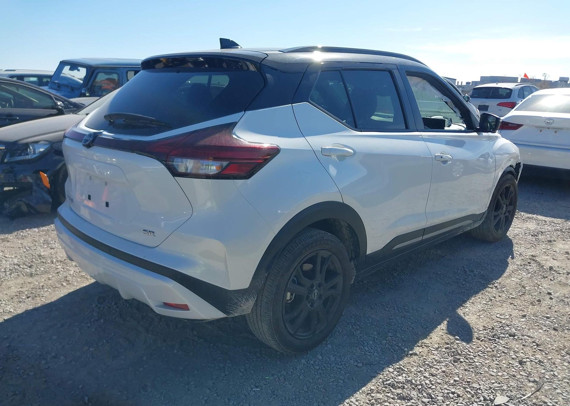 2024 NISSAN KICKS