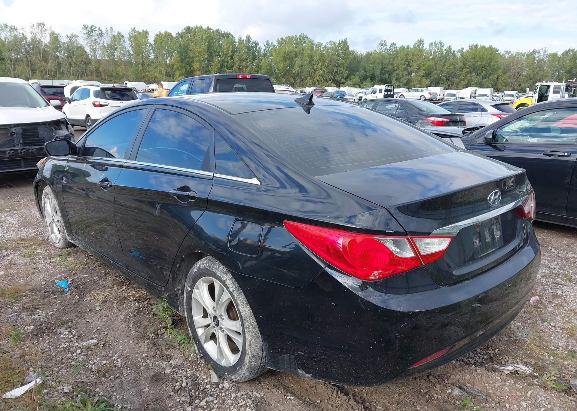 2011 HYUNDAI SONATA GLS
