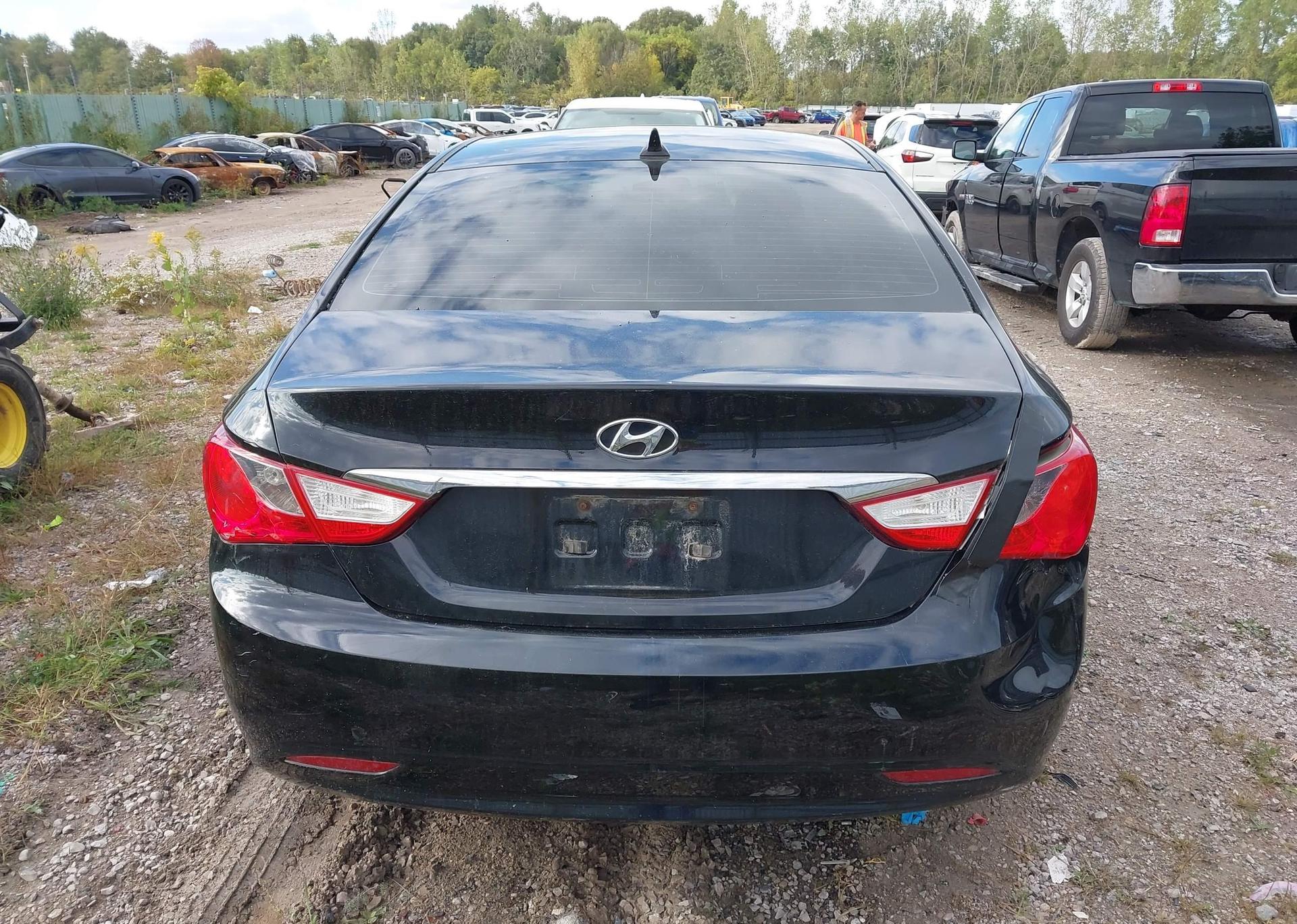 2011 HYUNDAI SONATA GLS