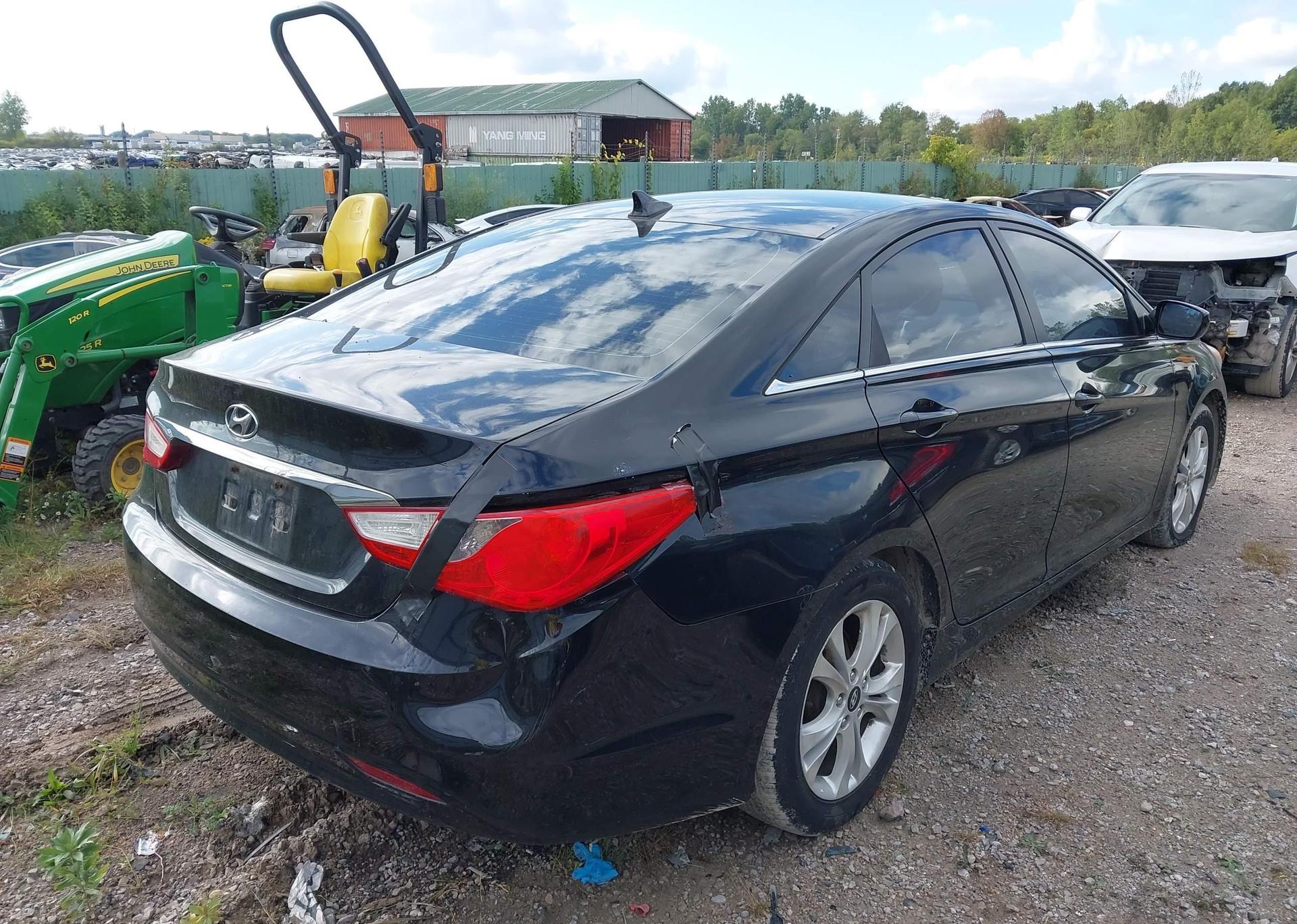2011 HYUNDAI SONATA GLS
