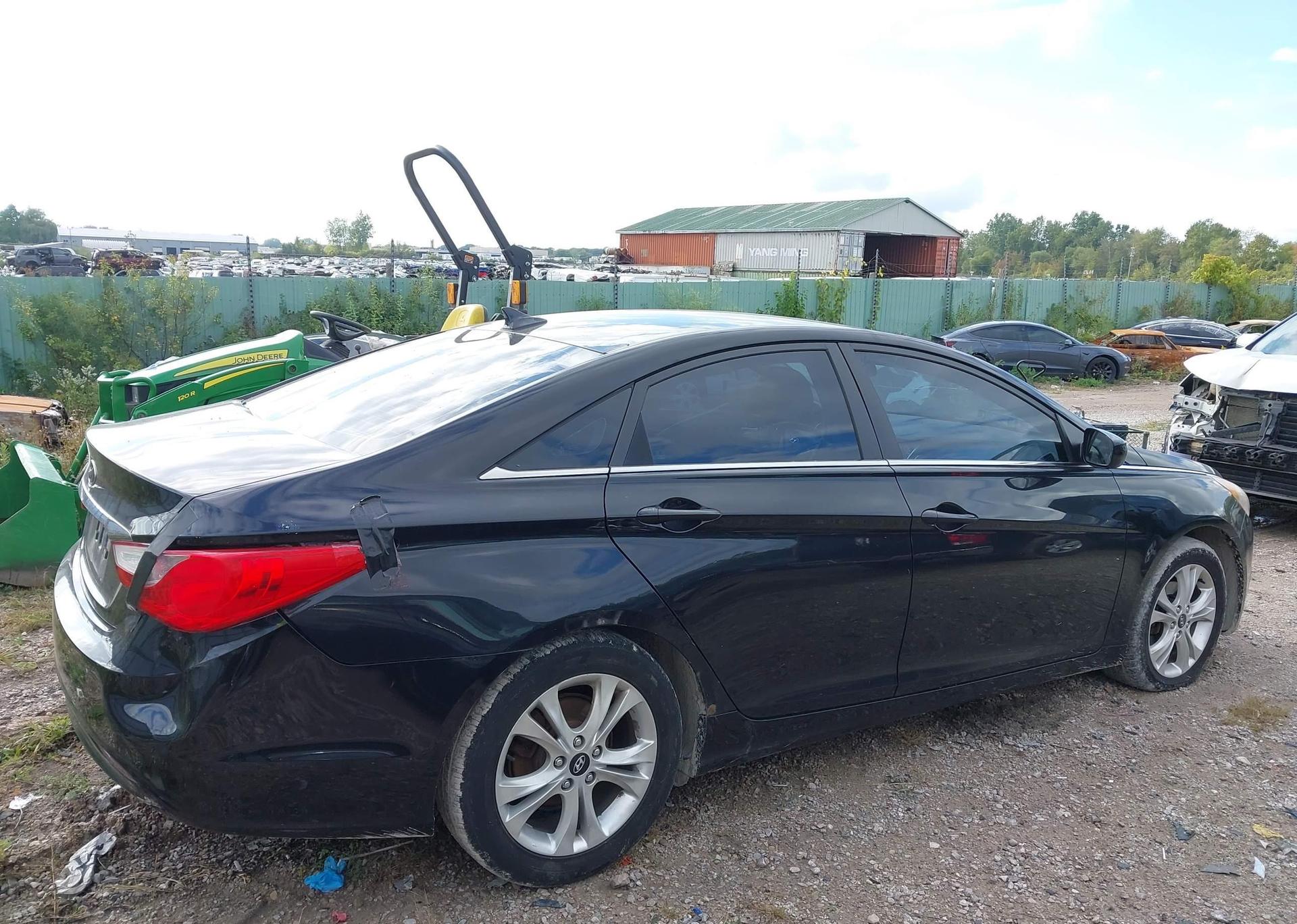 2011 HYUNDAI SONATA GLS