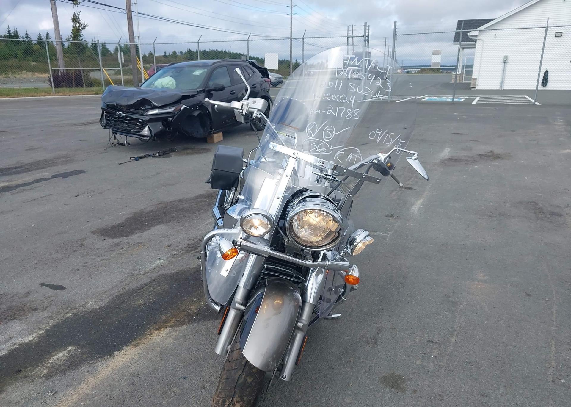2011 SUZUKI VLR1800