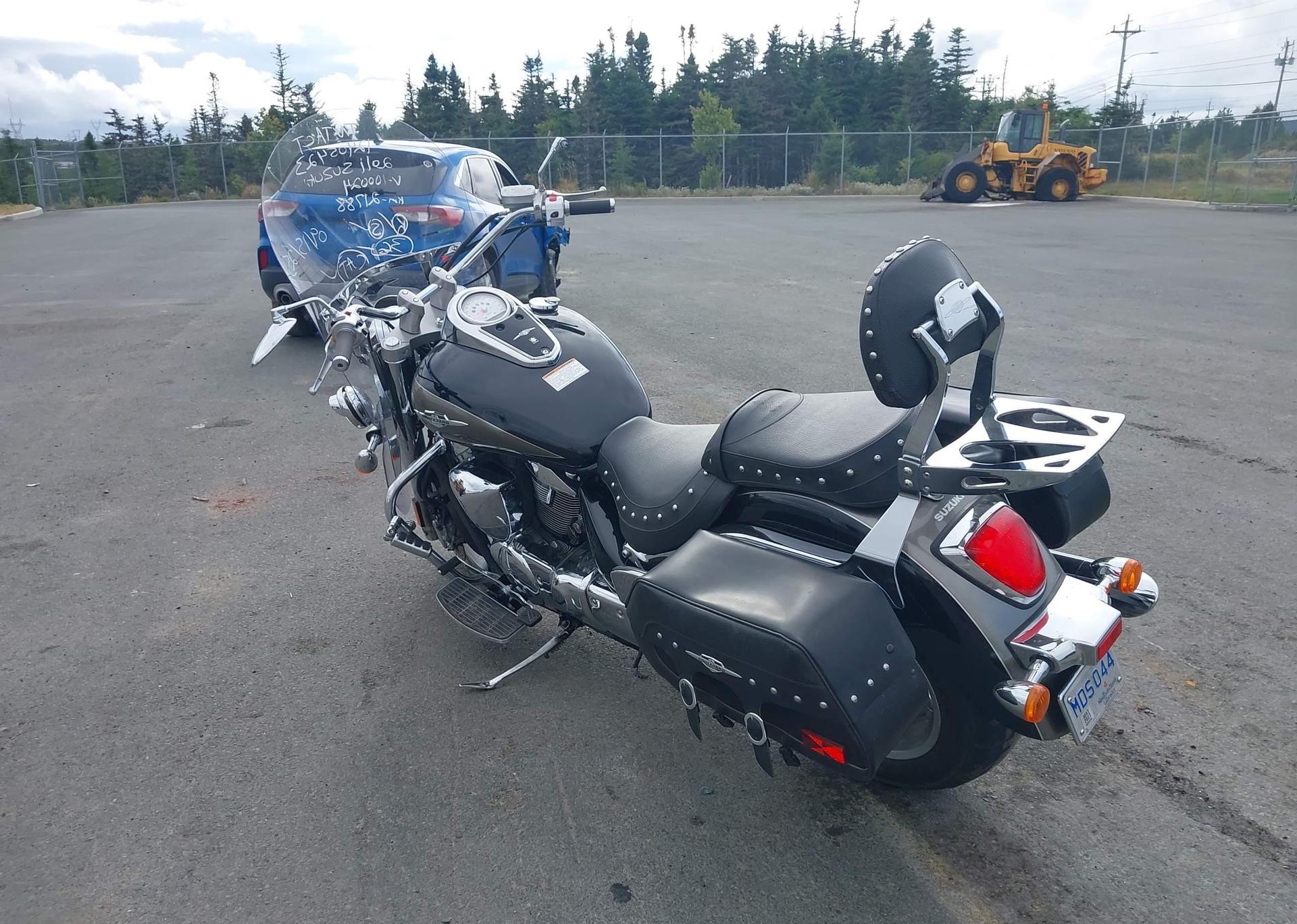 2011 SUZUKI VLR1800