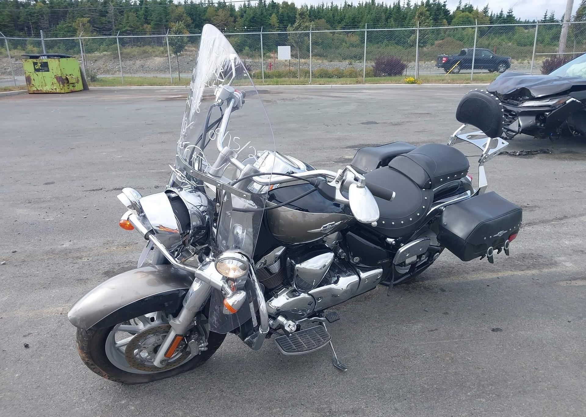 2011 SUZUKI VLR1800