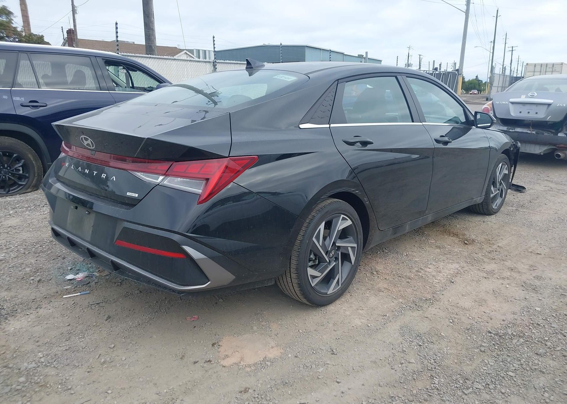 2025 HYUNDAI ELANTRA HYBRID LUXURY