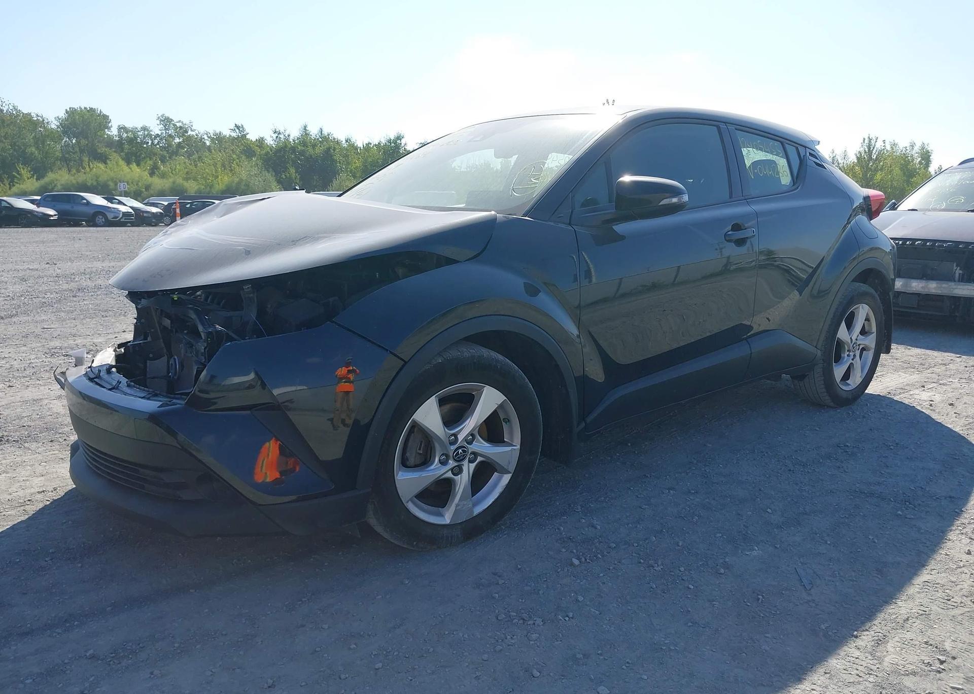 2019 TOYOTA C-HR XLE