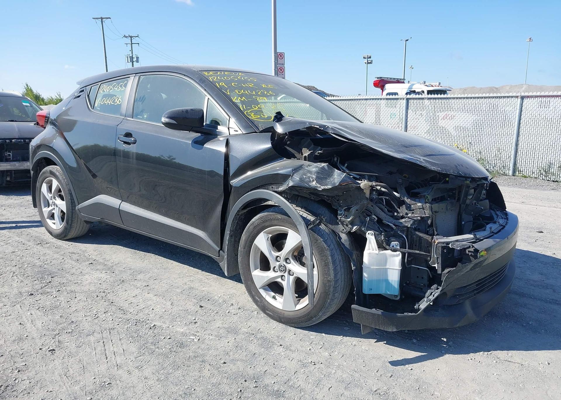 2019 TOYOTA C-HR XLE