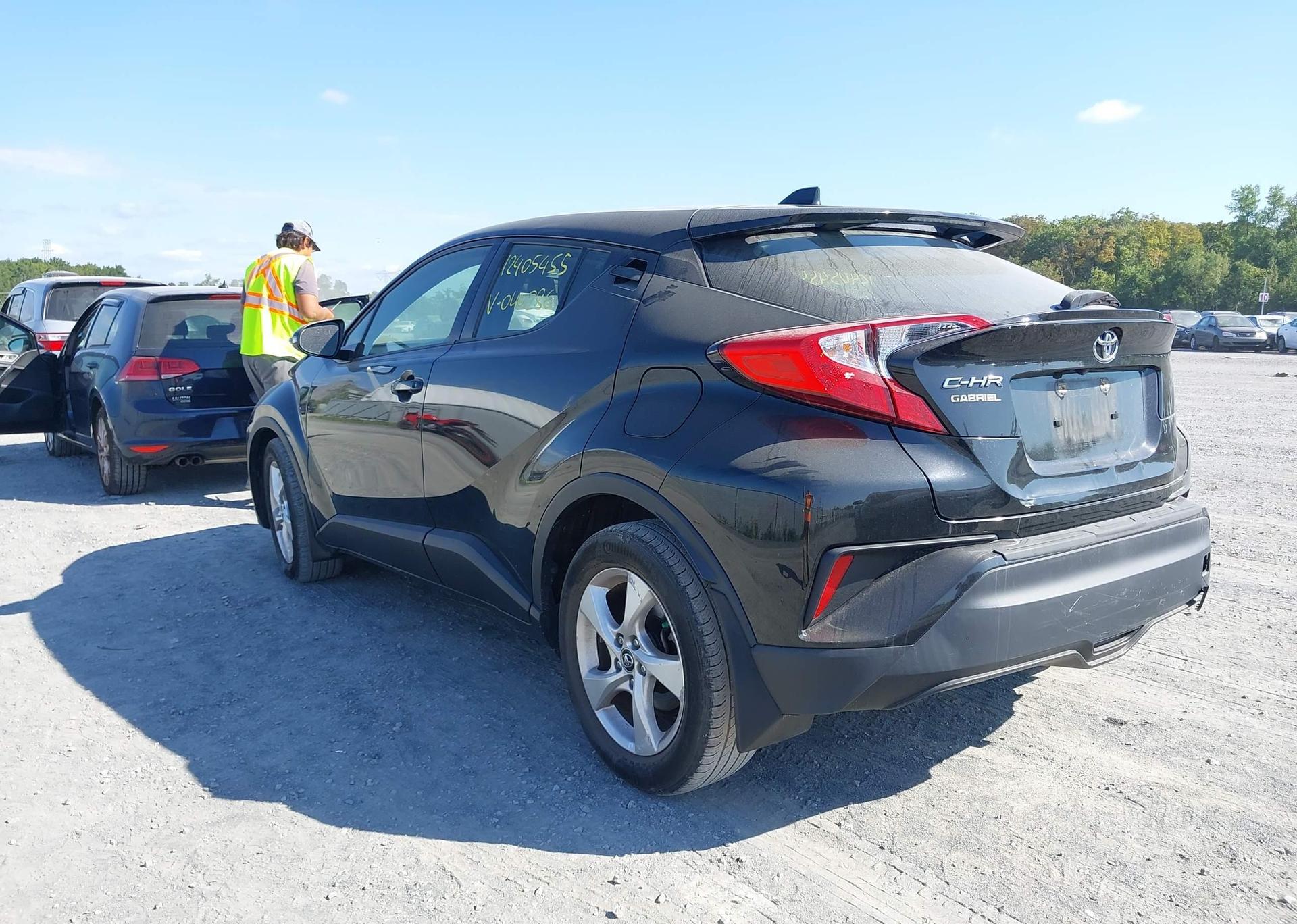 2019 TOYOTA C-HR XLE