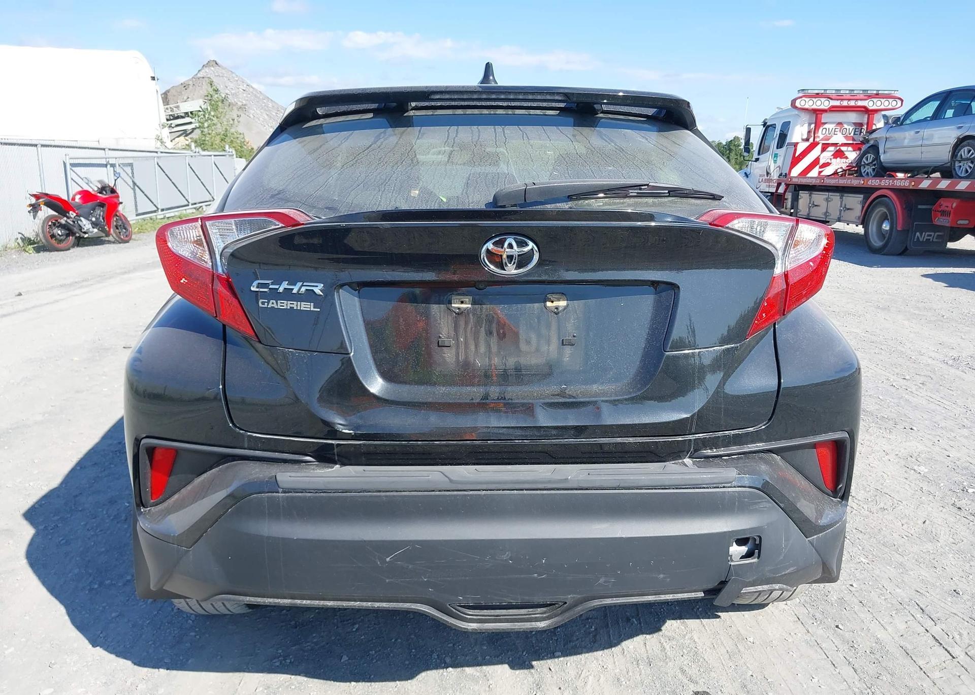 2019 TOYOTA C-HR XLE