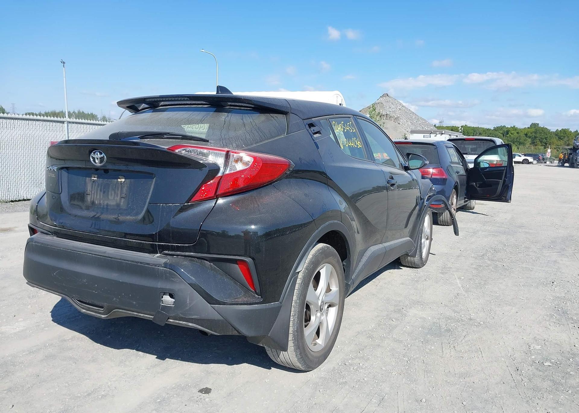 2019 TOYOTA C-HR XLE