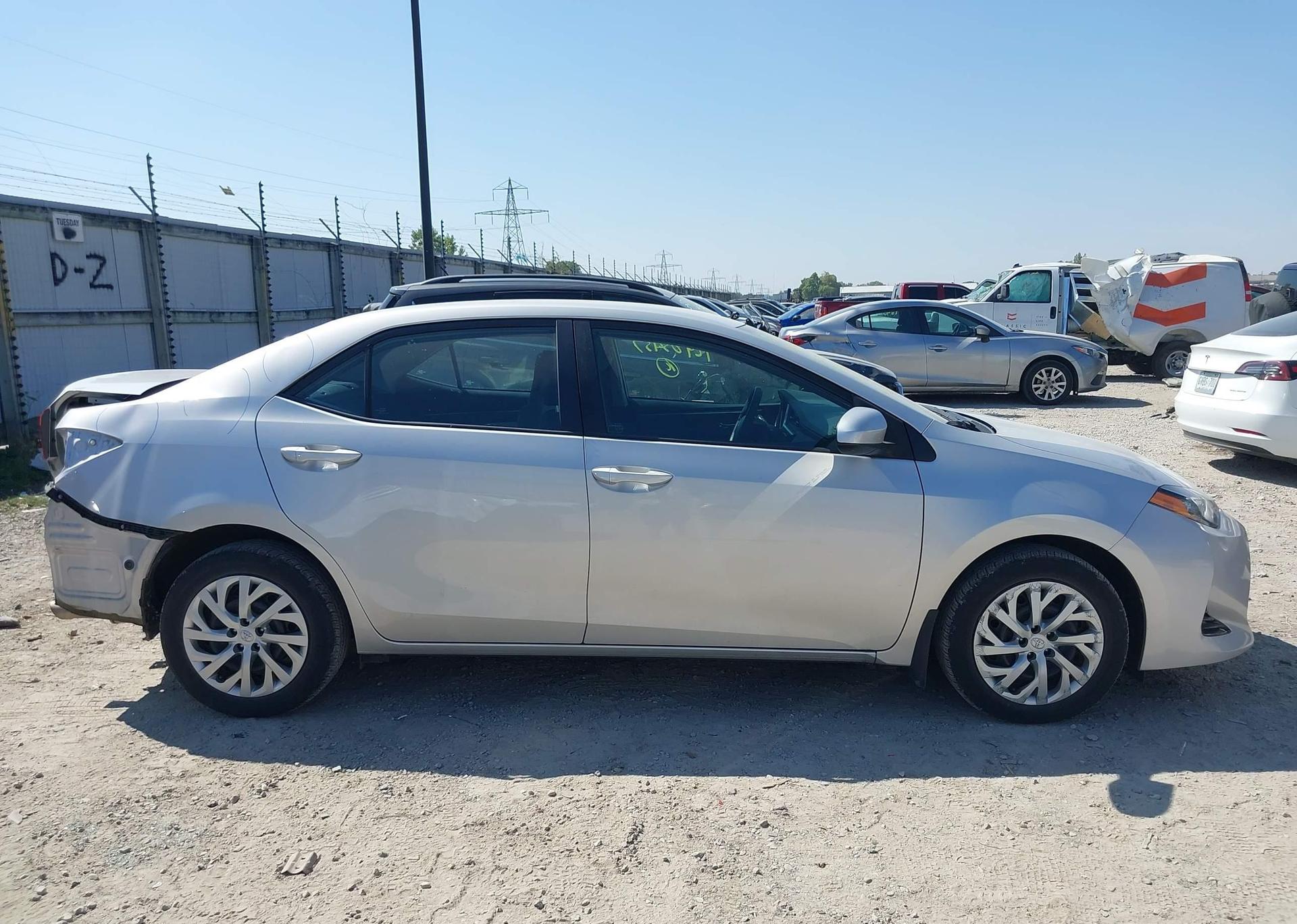 2018 TOYOTA COROLLA LE
