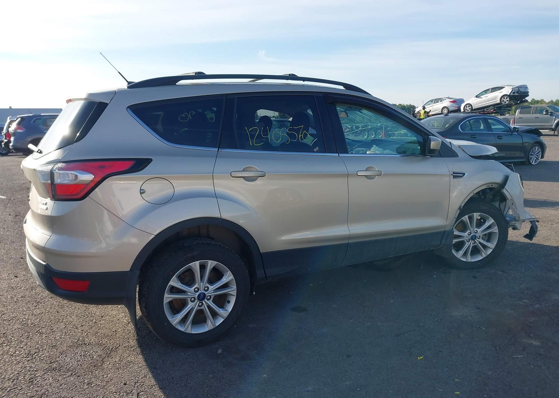 2018 FORD ESCAPE SE