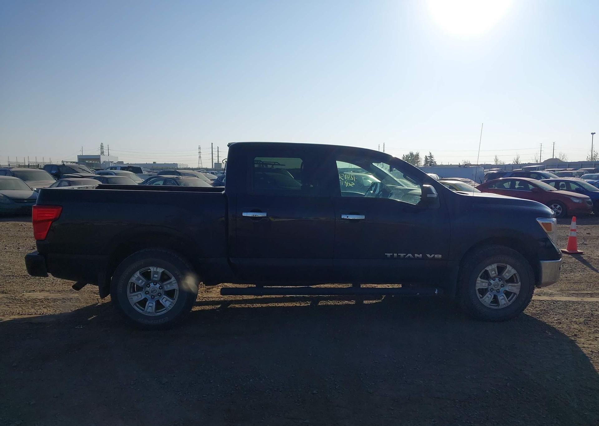 2019 NISSAN TITAN SV