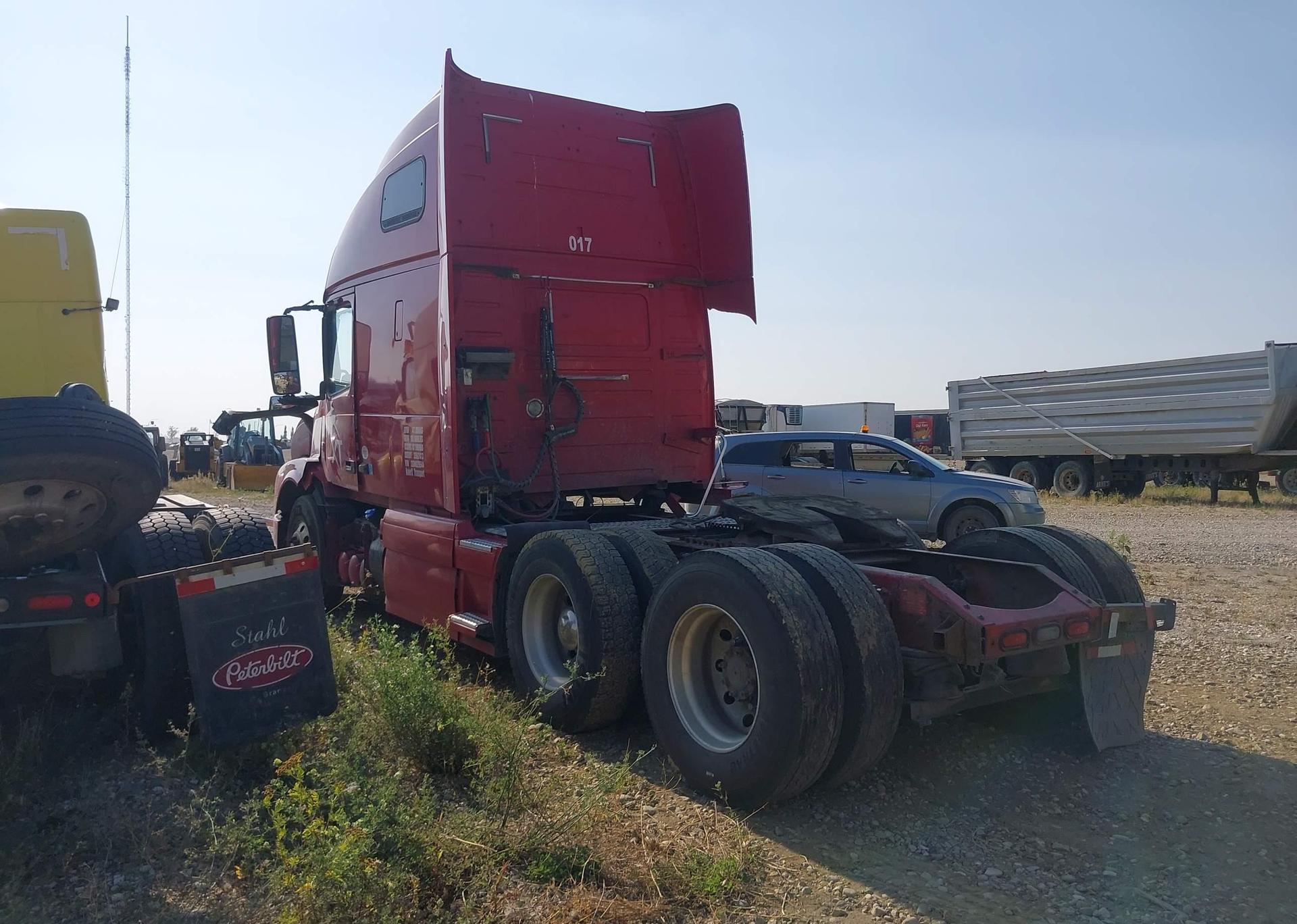 2016 VOLVO VN VNL