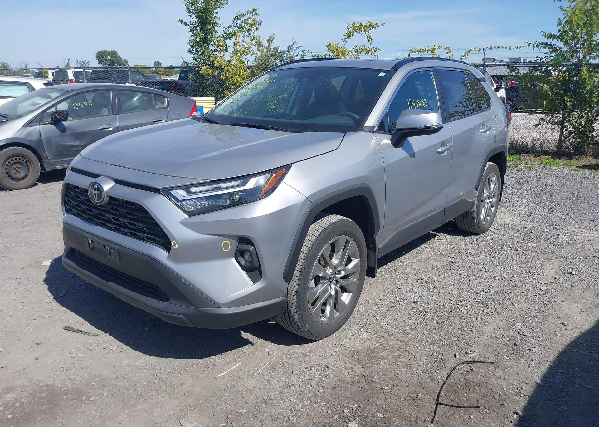 2024 TOYOTA RAV4 XLE