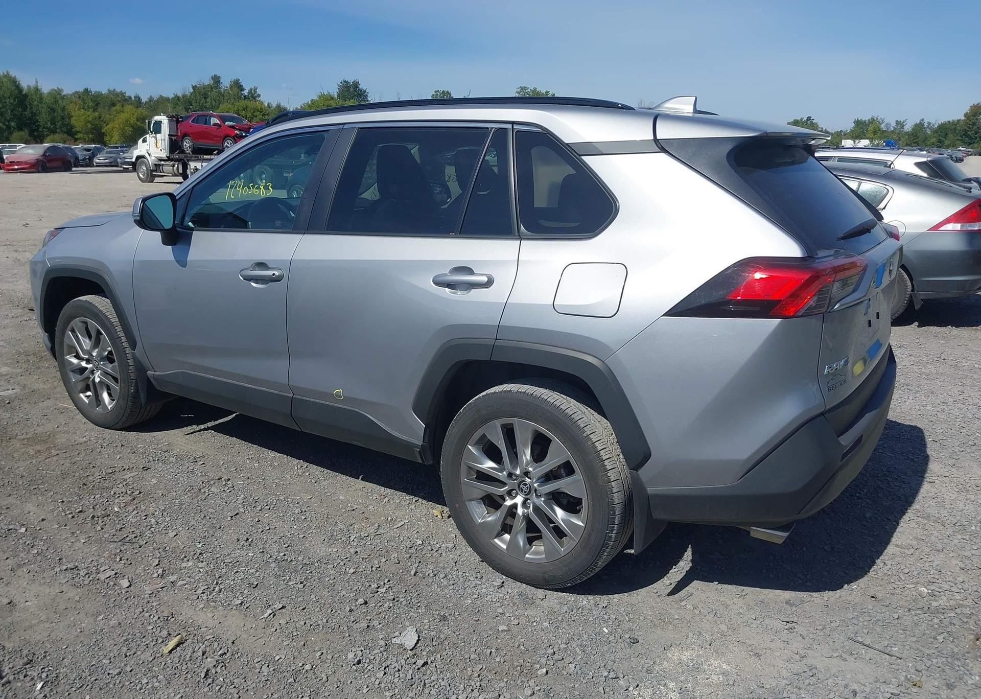 2024 TOYOTA RAV4 XLE