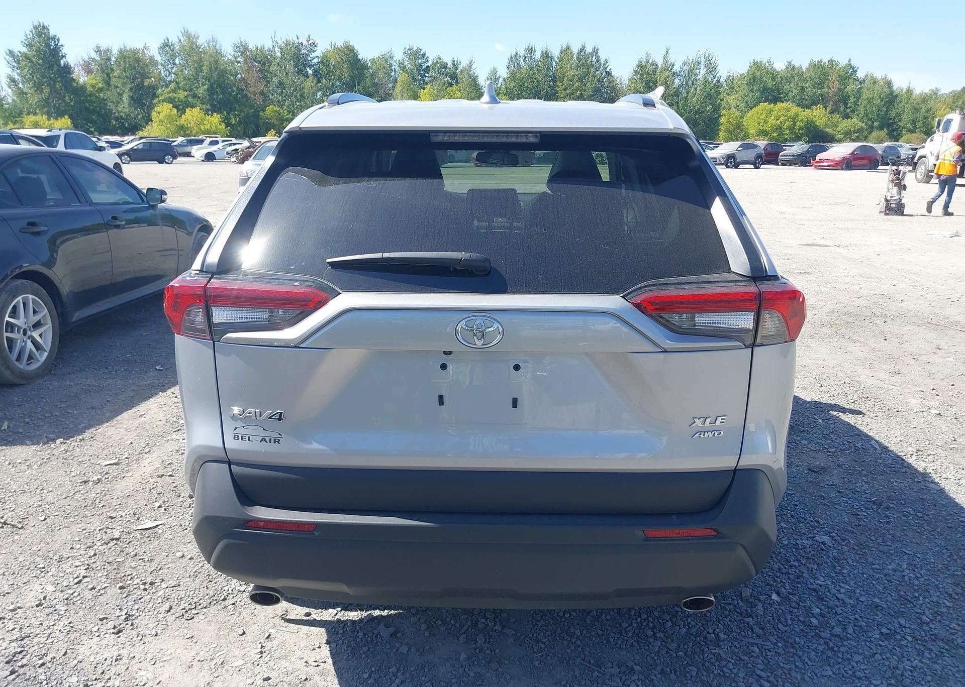 2024 TOYOTA RAV4 XLE